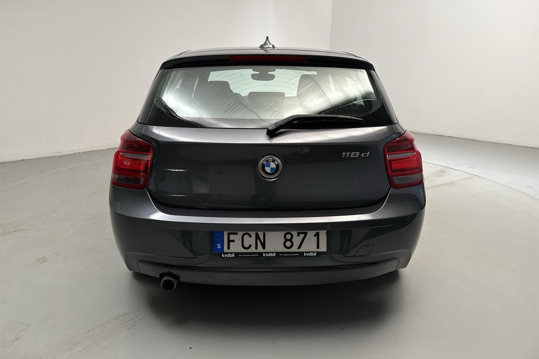 BMW 118d 5dr, F20 (143hk) - 255 510 km - Automatic - gray - 2012