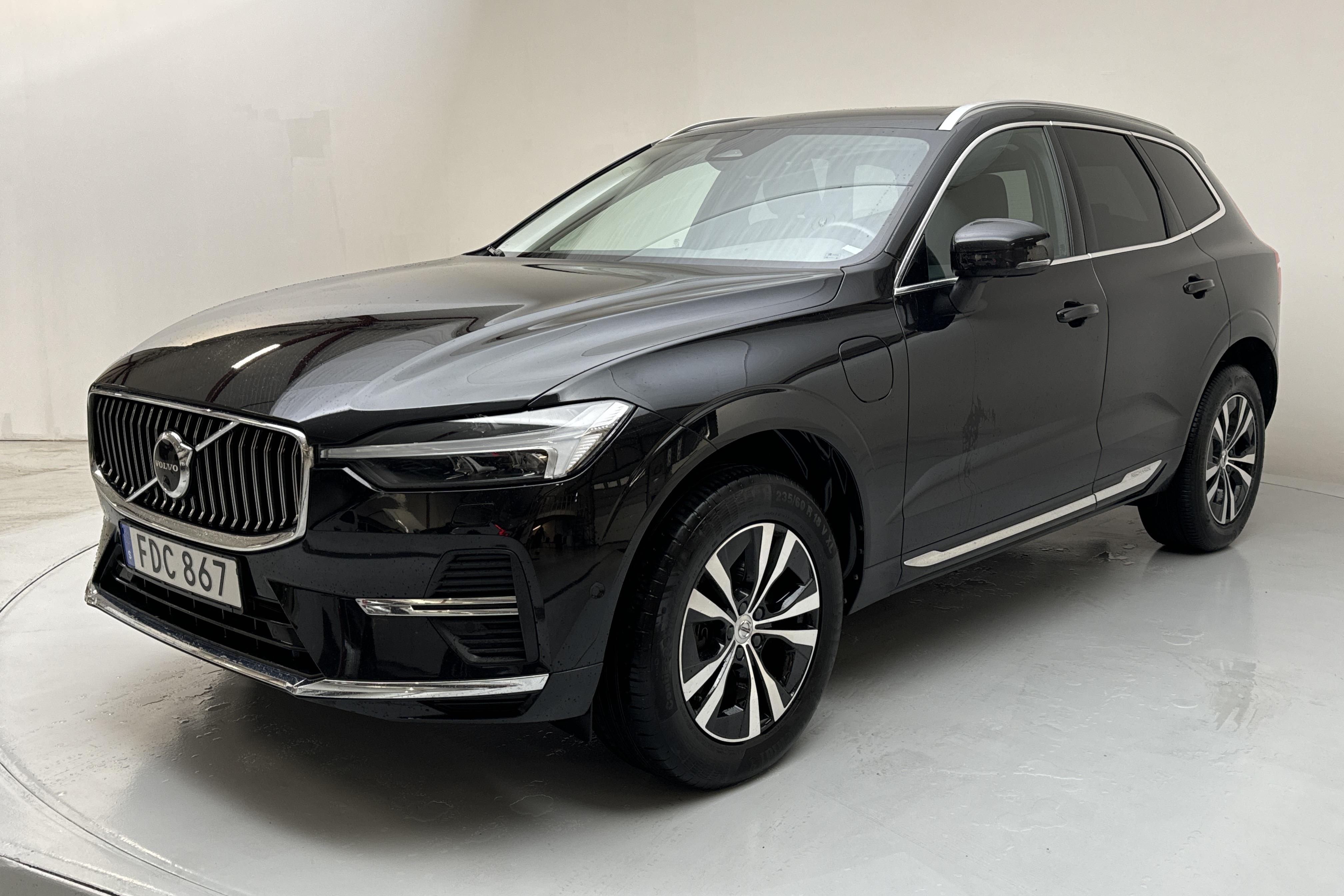 Volvo XC60 T6 AWD Recharge (340hk) - 81 260 km - Automaatne - must - 2022