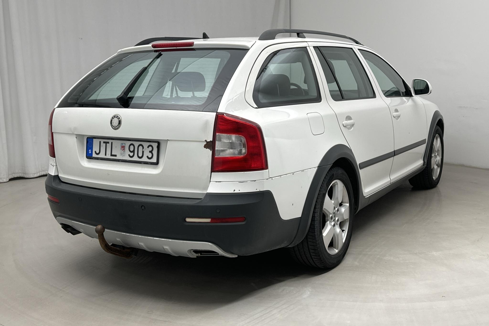 Skoda Octavia Scout I 2.0 TDI (140hk) - 224 570 km - Manualna - biały - 2009