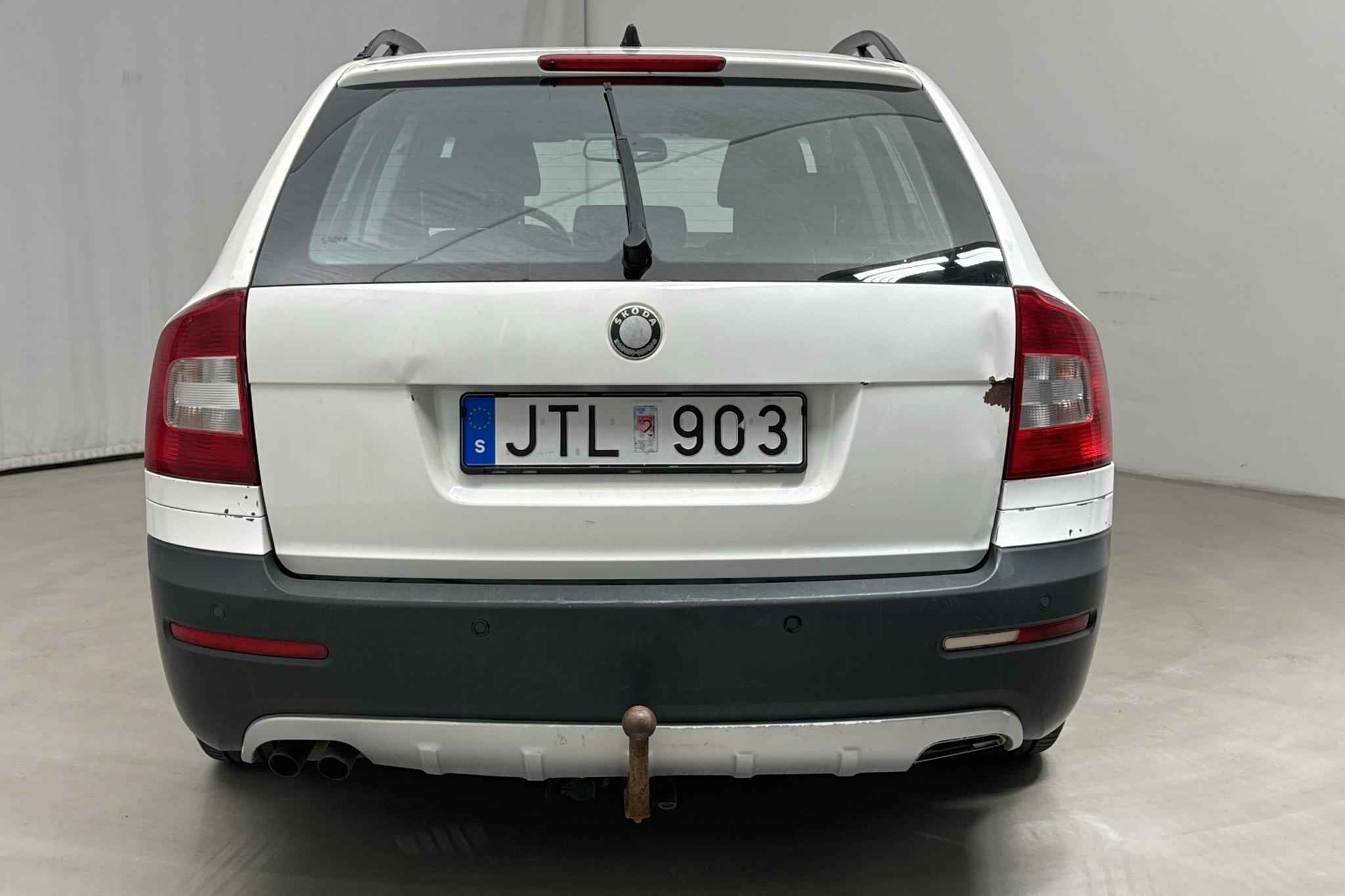 Skoda Octavia Scout I 2.0 TDI (140hk) - 22 457 mil - Manuell - vit - 2009