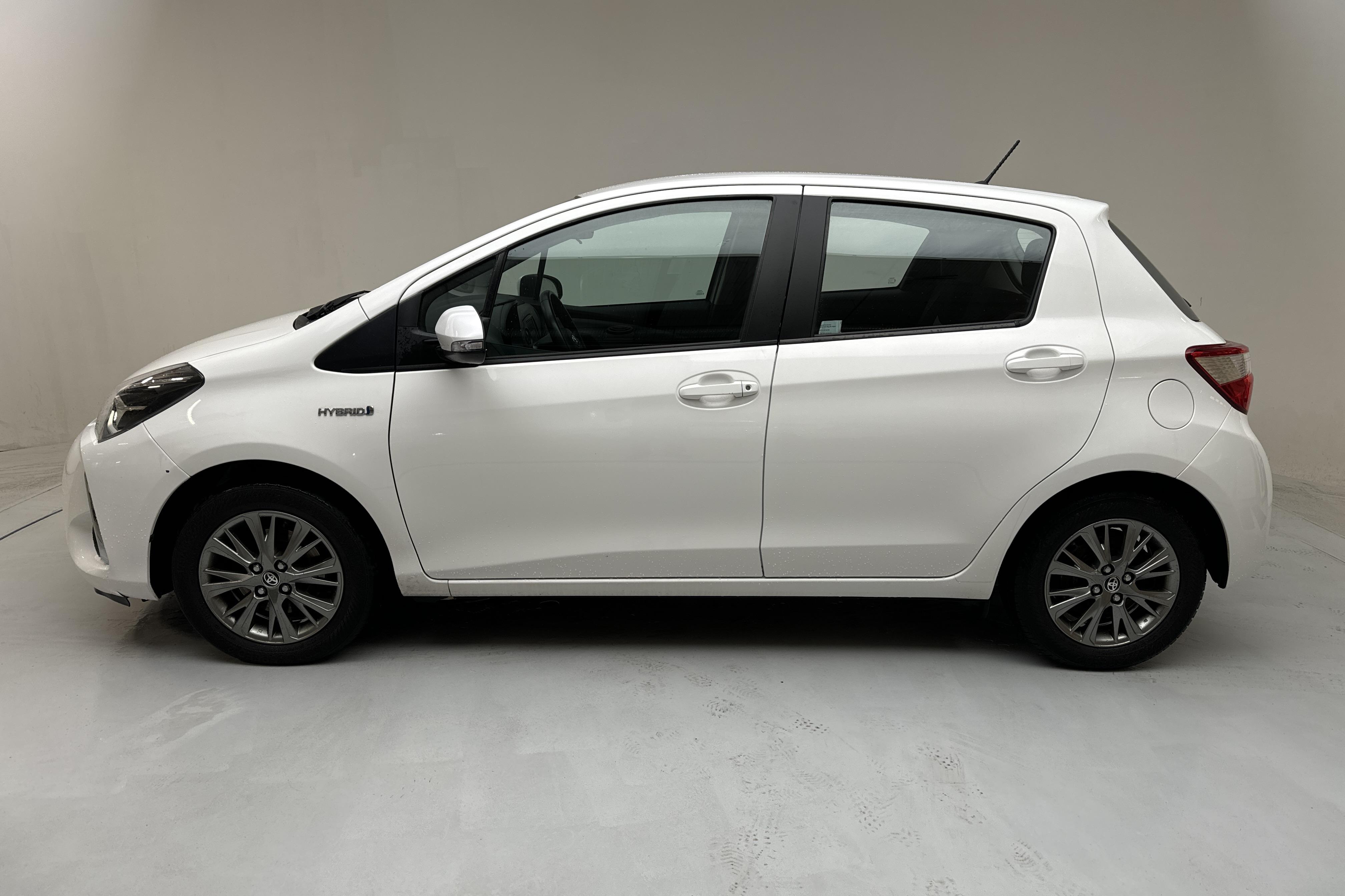 Toyota Yaris 1.5 Hybrid 5dr (101hk) - 67 990 km - Automaatne - valge - 2020