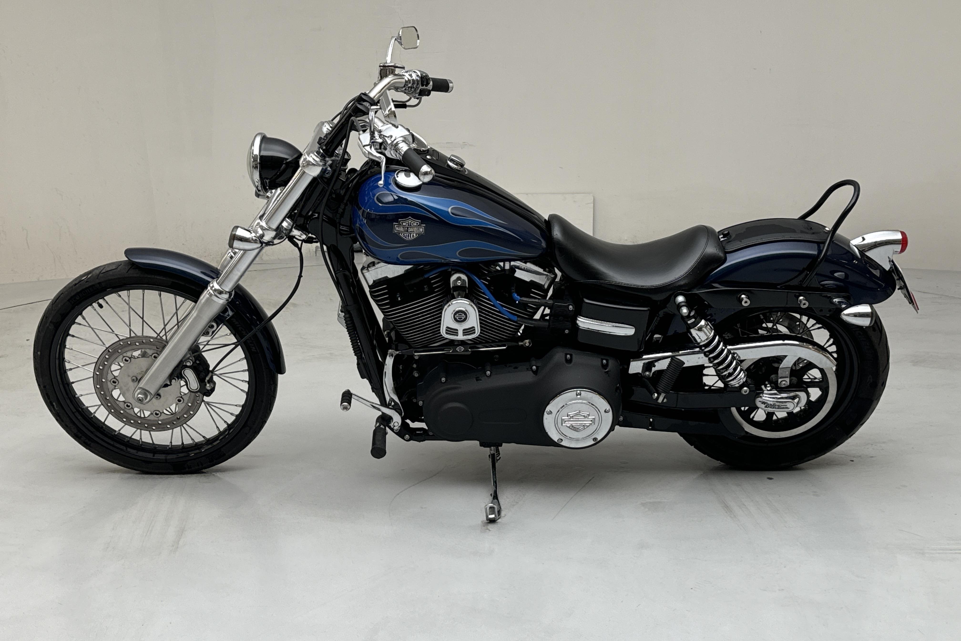 HARLEY-DAVIDSON FXDWG Motorcykel - 29 340 km - Manuaalinen - sininen - 2012