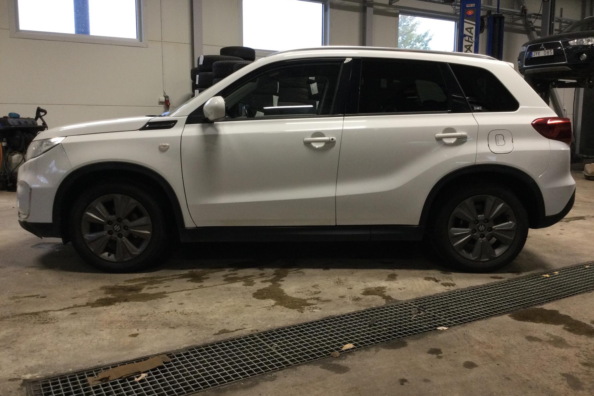 Suzuki Vitara 1.4T Boosterjet Allgrip 4x4 (140hk) - 111 490 km - Automaattinen - valkoinen - 2019