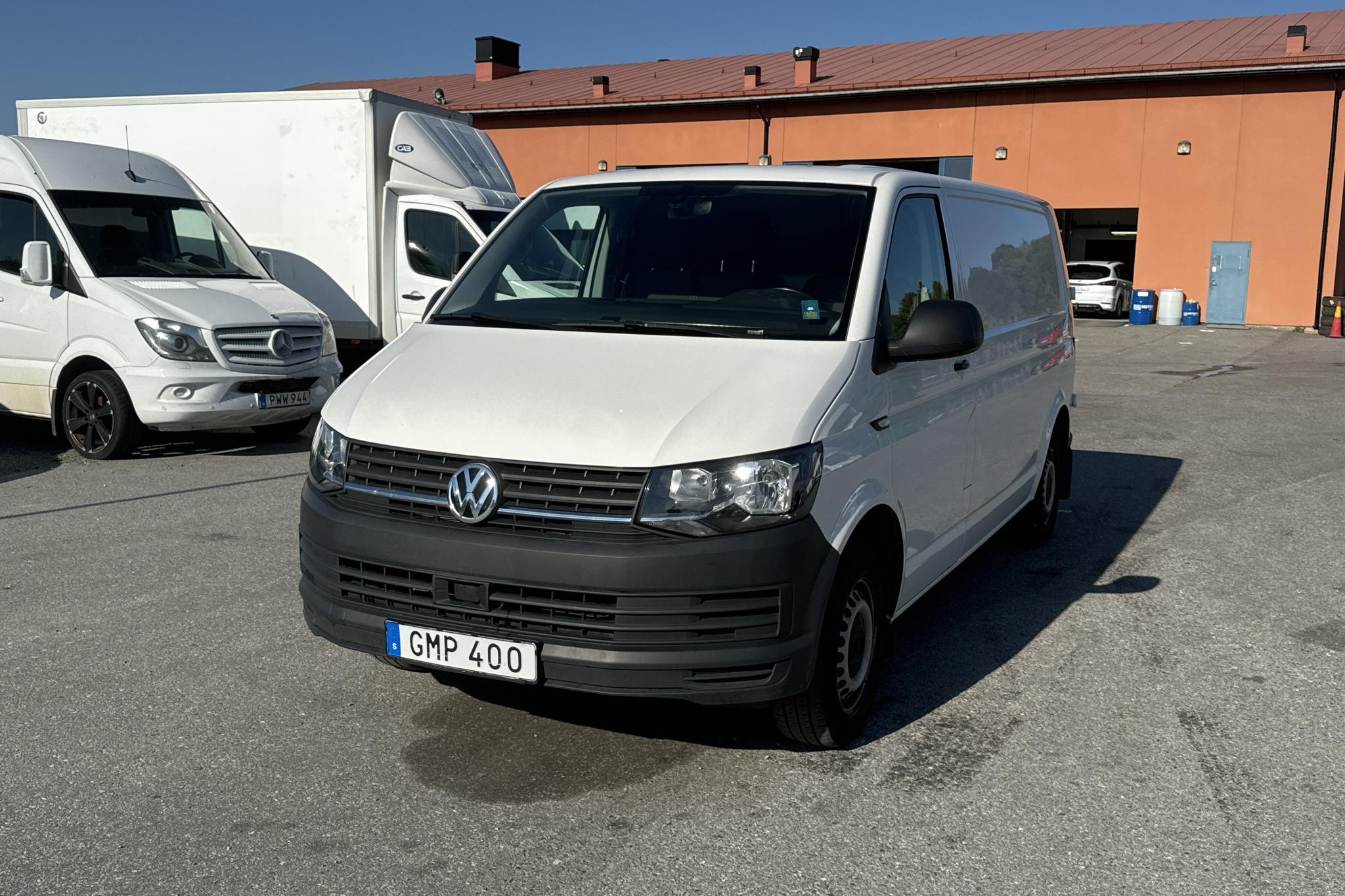 VW Transporter T6 2.0 TDI BMT Skåp (102hk) - 89 280 km - Manual - white - 2019