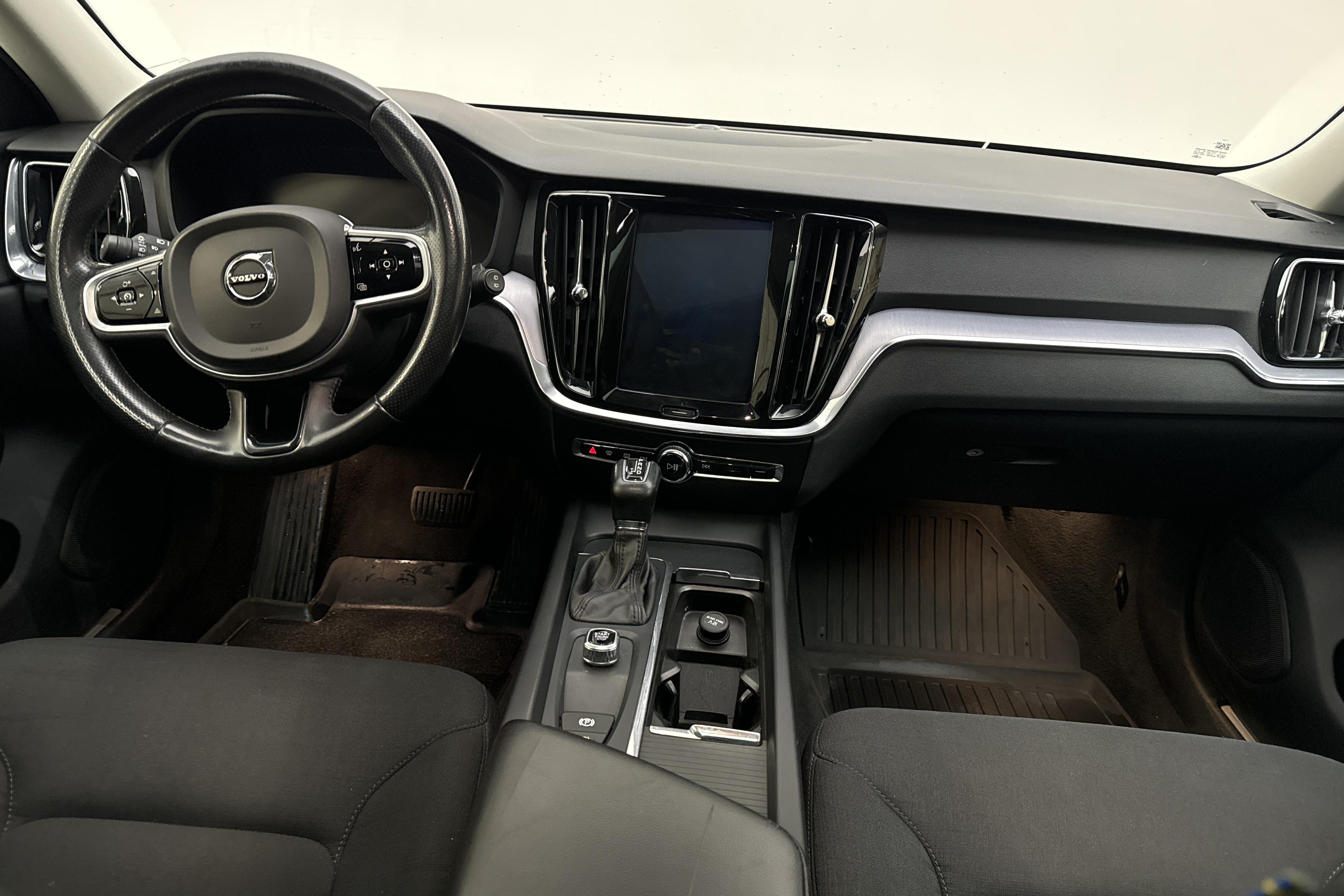 Volvo V60 D3 AWD (150hk) - 227 190 km - Automatyczna - biały - 2019