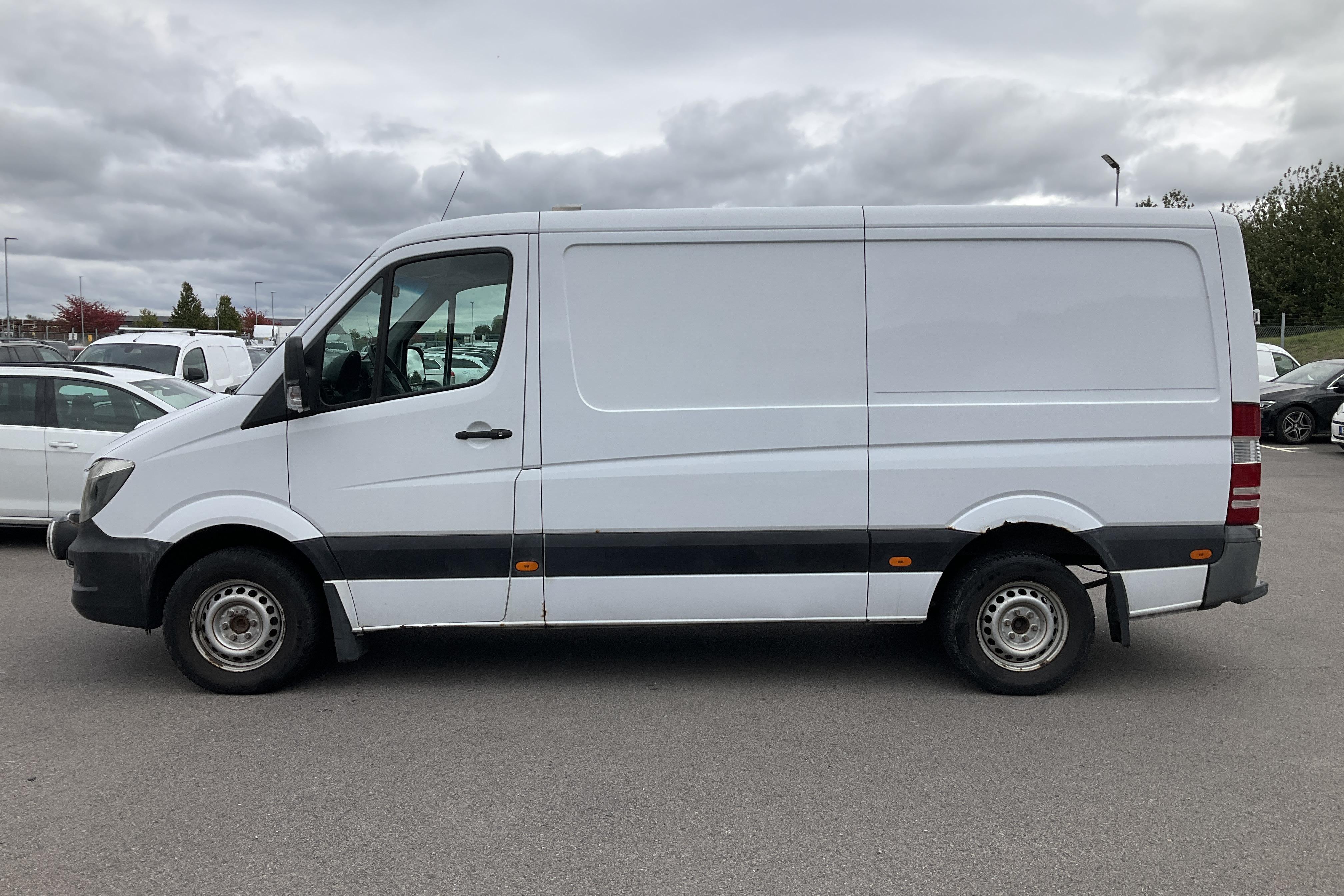 Mercedes Sprinter 213 CDI (129hk) - 26 795 mil - Automat - vit - 2014