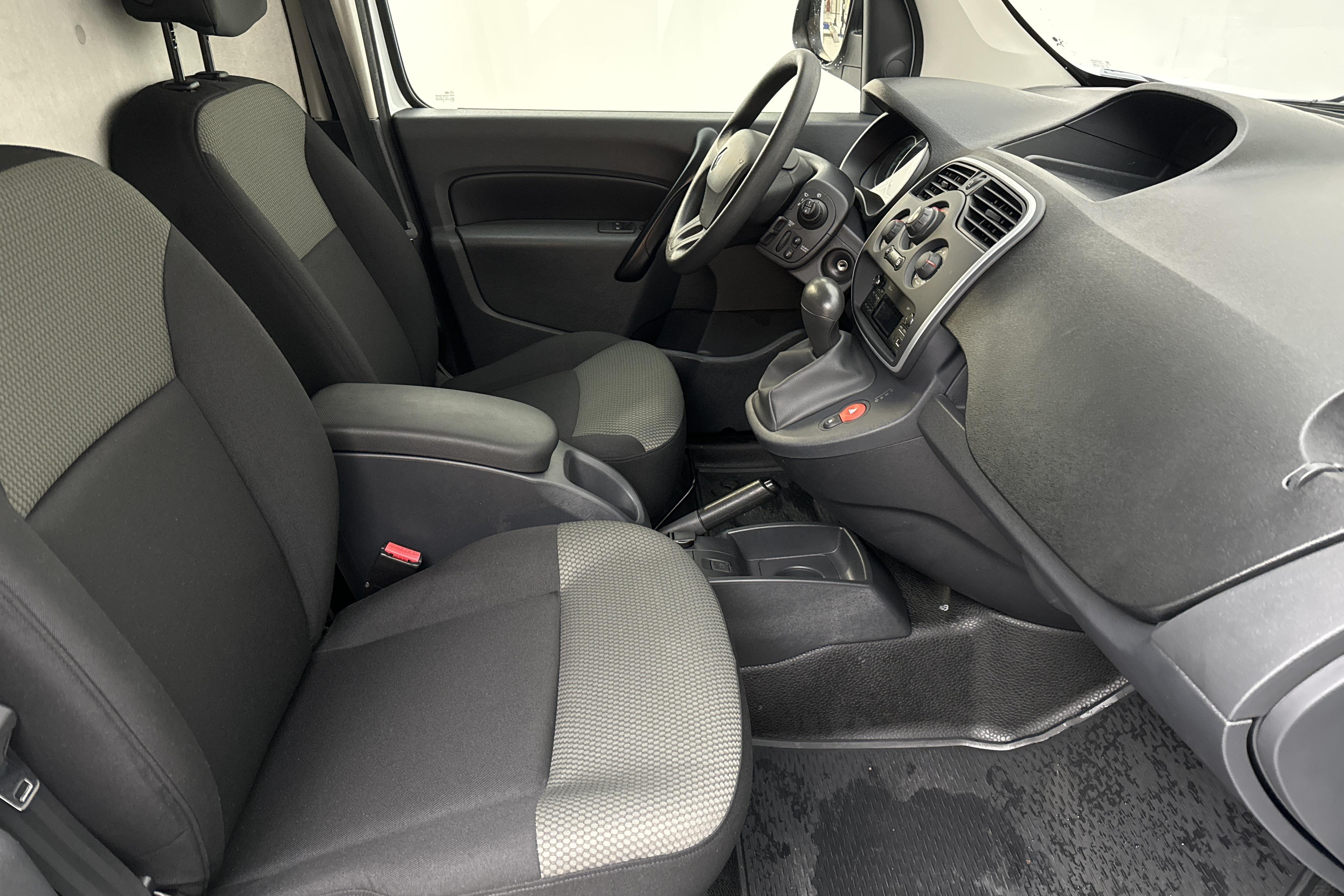 Renault Kangoo Z.E Power Plus 33 kWh Skåp (60hk) - 18 900 km - Automaatne - valge - 2018