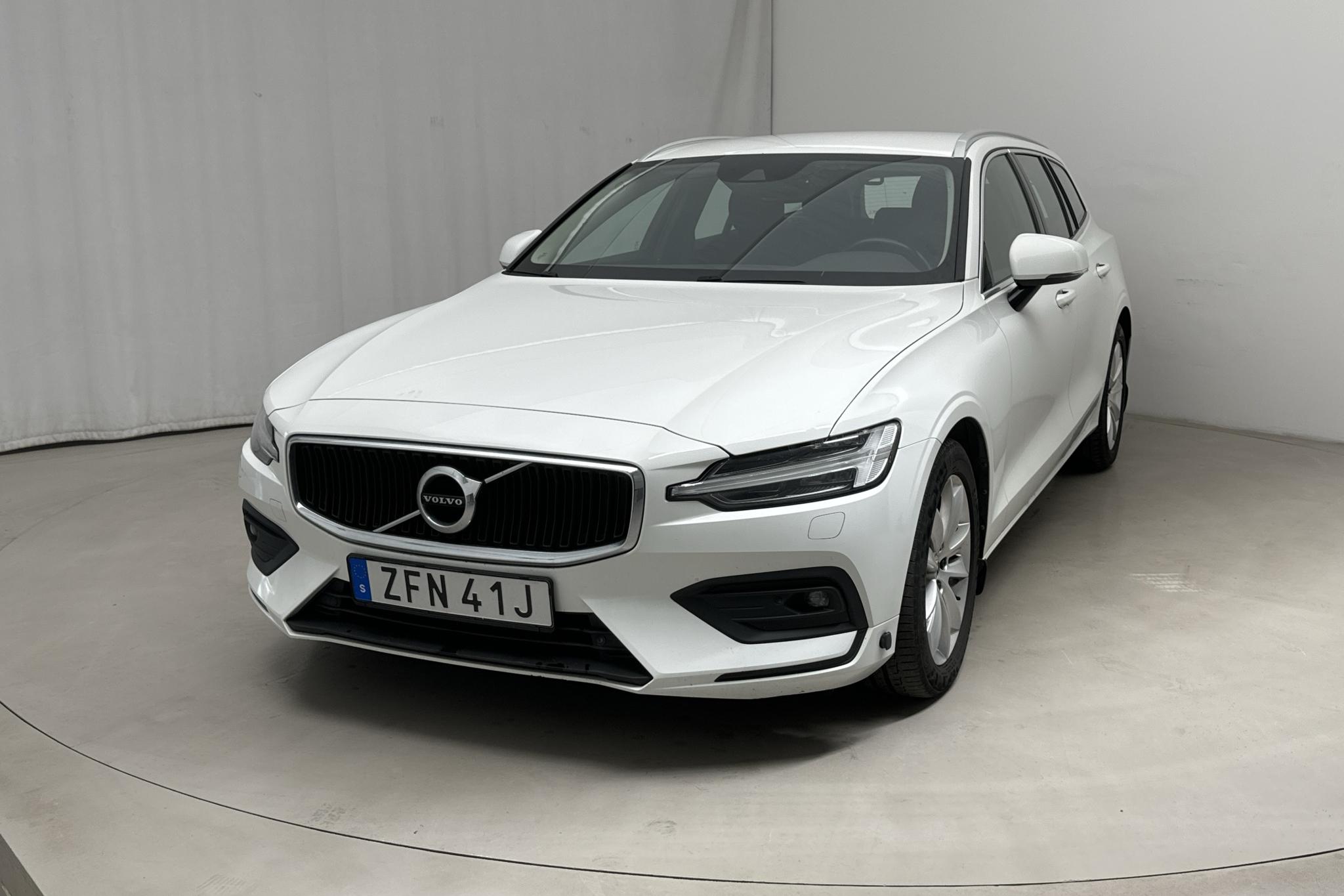 Volvo V60 B4 Mildhybrid, Diesel (197hk) - 9 828 mil - Automat - vit - 2021