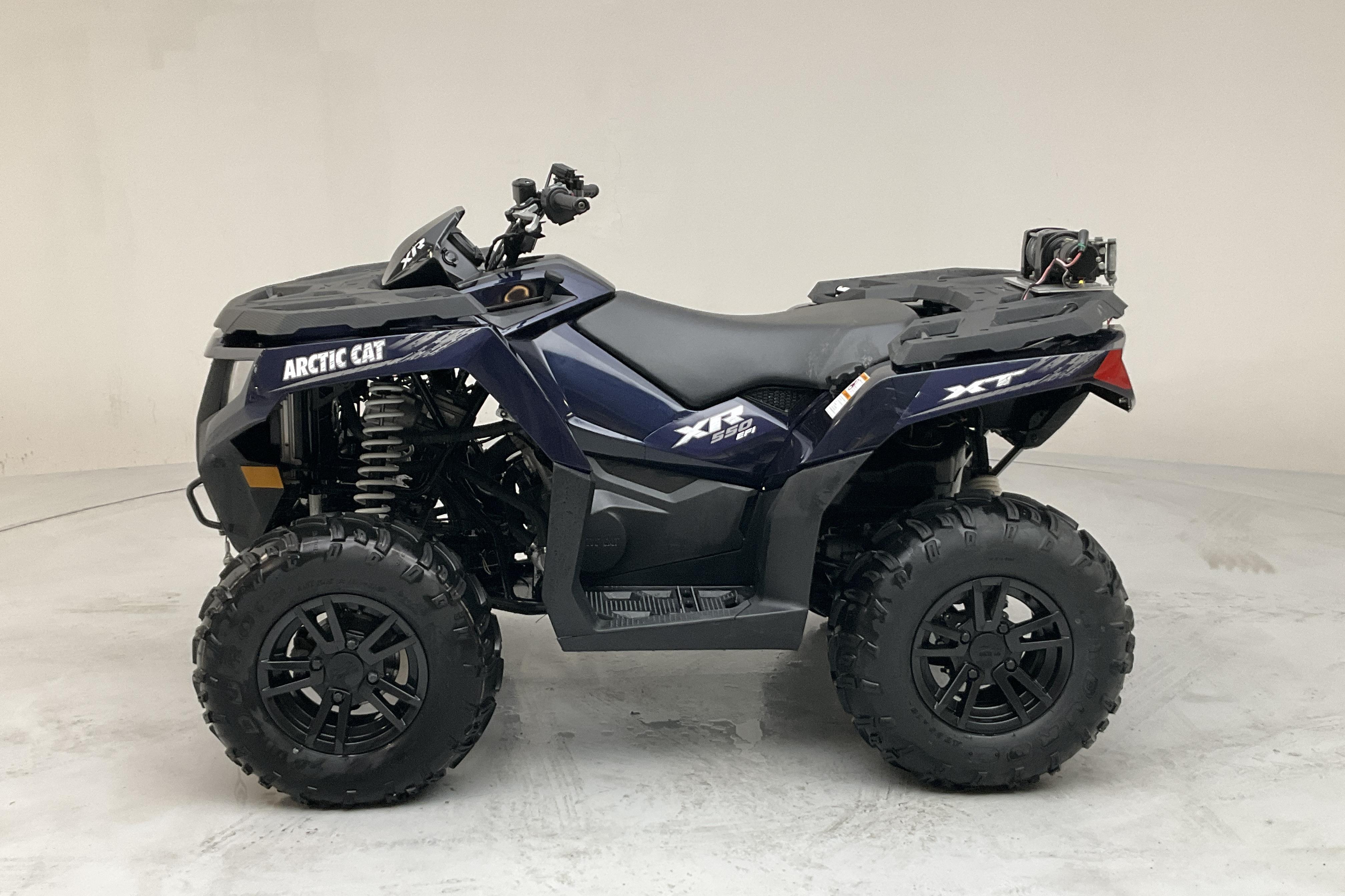 ARCTIC CAT XR 550 EFI XT 4X4 ATV - 124 km - Automatyczna - 2015