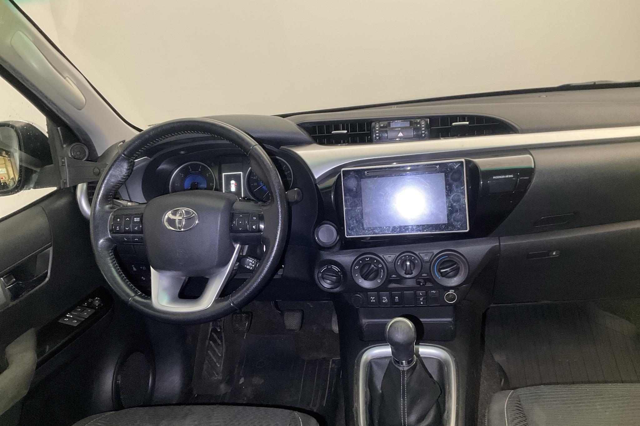 Toyota Hilux 2.4 D 4WD (150hk) - 193 330 km - Manual - Dark Grey - 2016