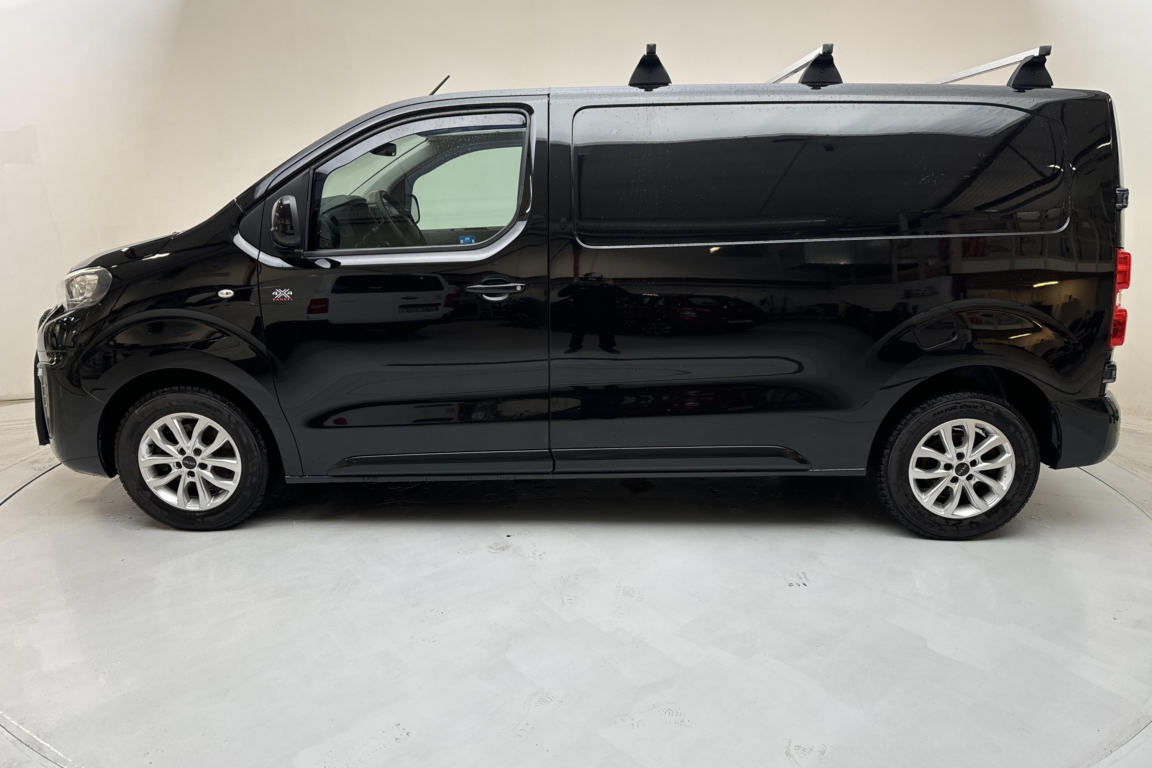 Peugeot Expert BlueHDi 4x4 Skåp (150hk) - 140 870 km - Manual - black - 2018