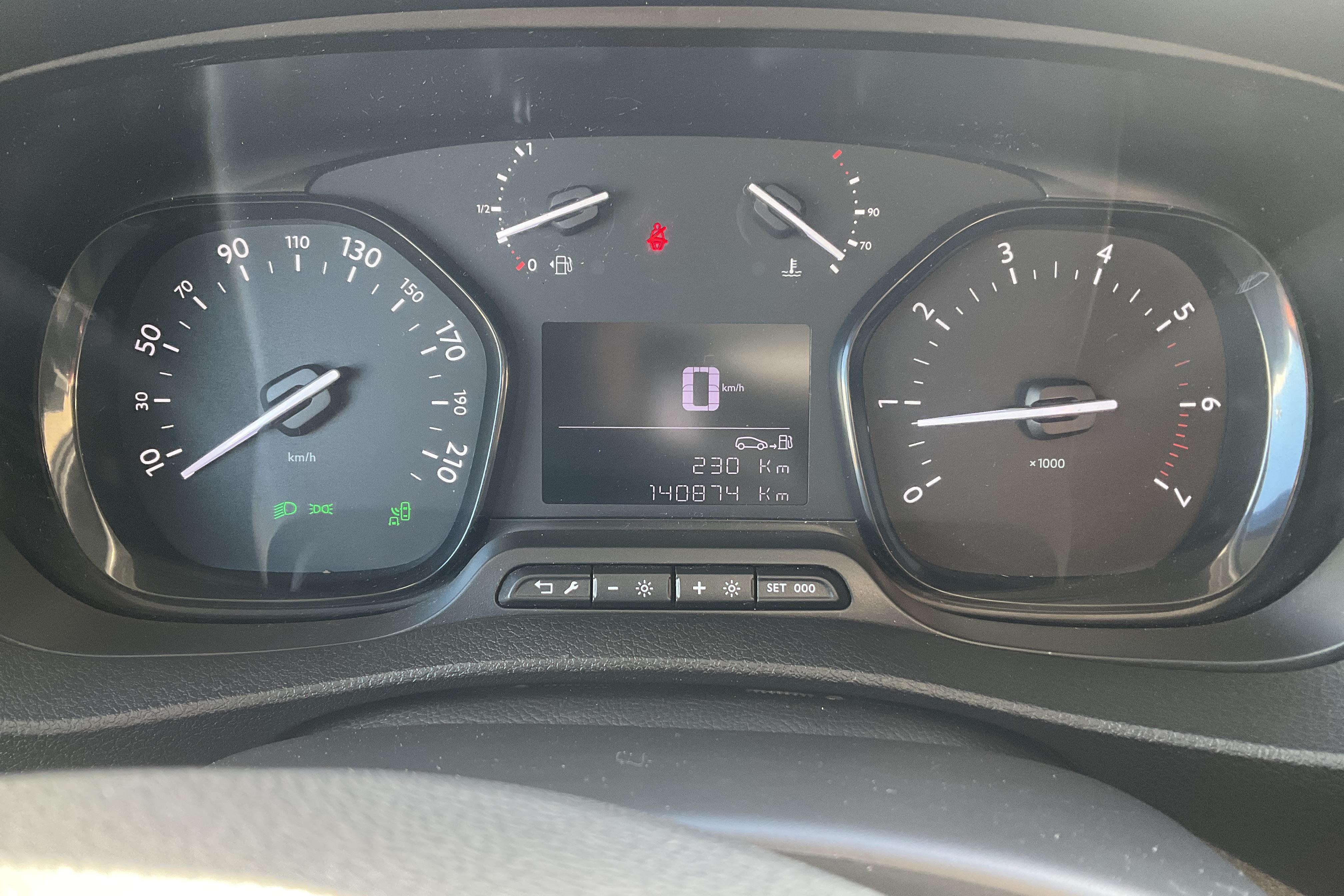 Peugeot Expert BlueHDi 4x4 Skåp (150hk) - 140 870 km - Käsitsi - must - 2018