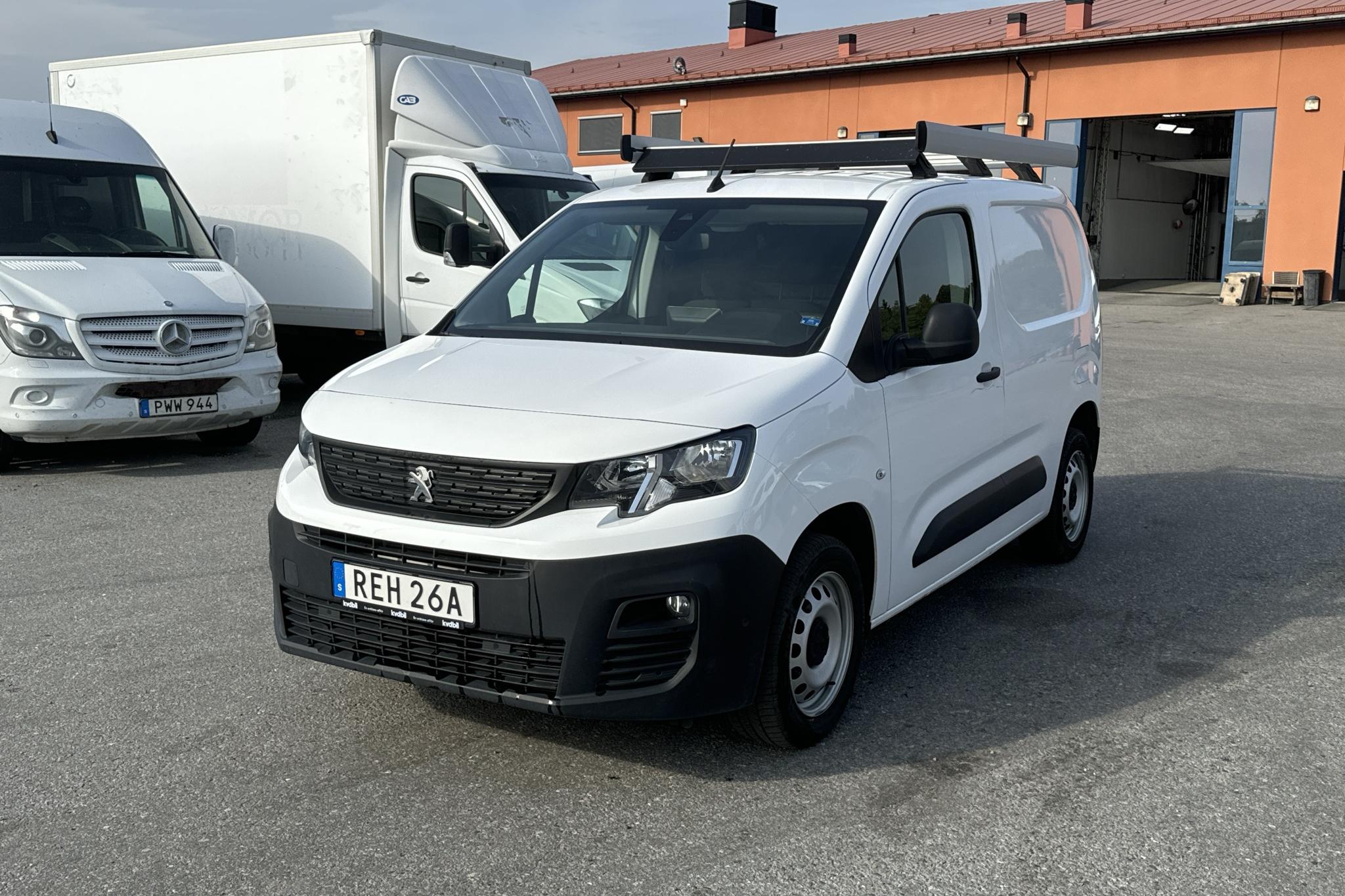 Peugeot Partner 1.5 HDI Skåp (130hk) - 40 190 km - Automaattinen - valkoinen - 2021