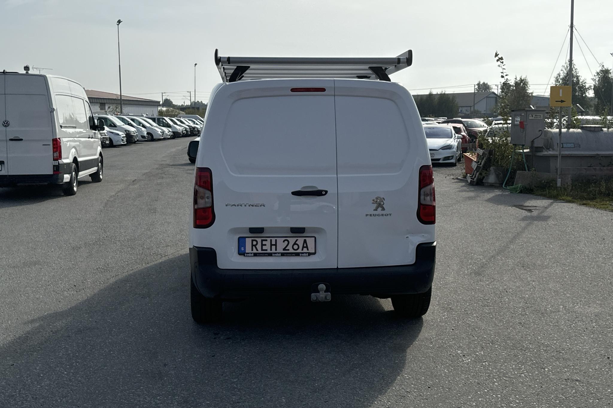 Peugeot Partner 1.5 HDI Skåp (130hk) - 40 190 km - Automatic - white - 2021