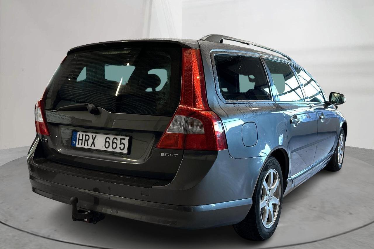 Volvo V70 II 2.5FT (200hk) - 200 780 km - Käsitsi - hall - 2009