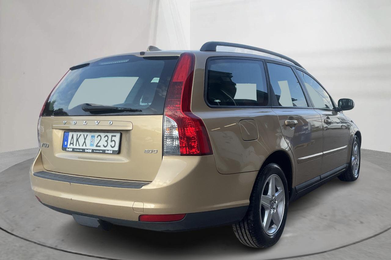 Volvo V50 2.0D (136hk) - 107 420 km - Manual - Light Brown - 2009