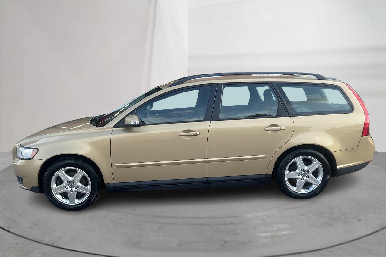 Volvo V50 2.0D (136hk) - 107 420 km - Manualna - Light Brown - 2009