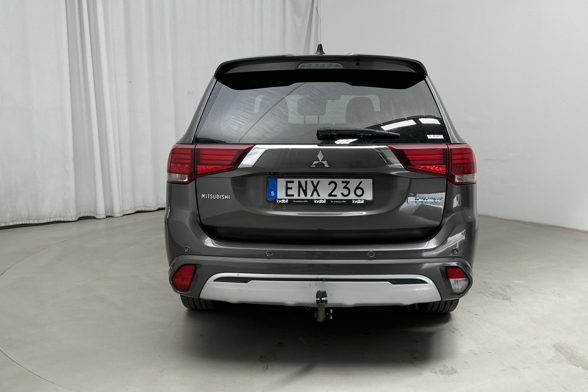 Mitsubishi Outlander 2.4 Plug-in Hybrid 4WD (136hk) - 148 890 km - Automatyczna - brązowy - 2019