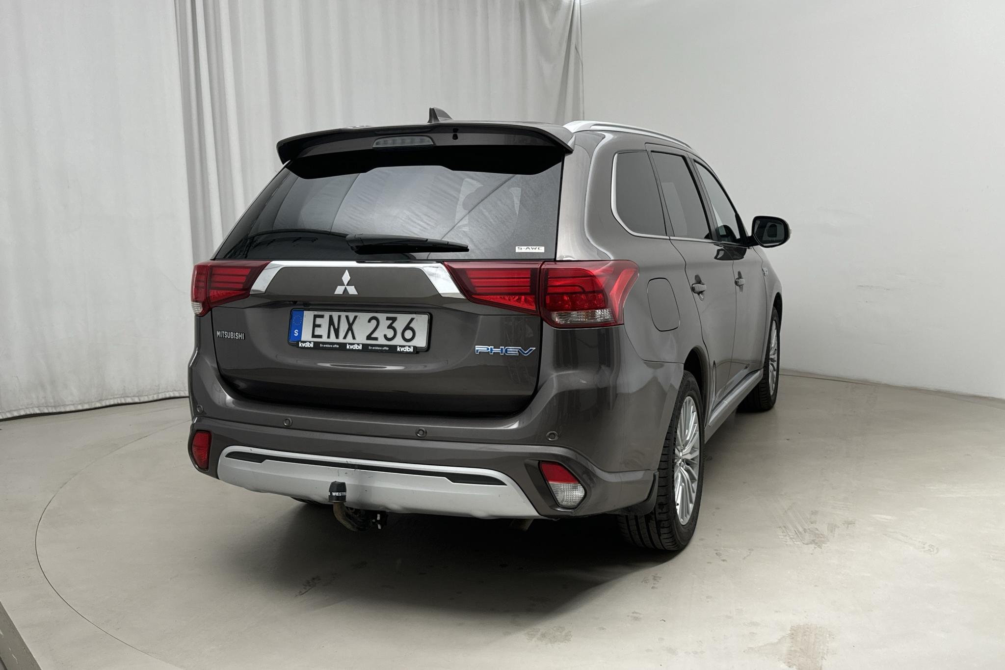 Mitsubishi Outlander 2.4 Plug-in Hybrid 4WD (136hk) - 148 890 km - Automatyczna - brązowy - 2019