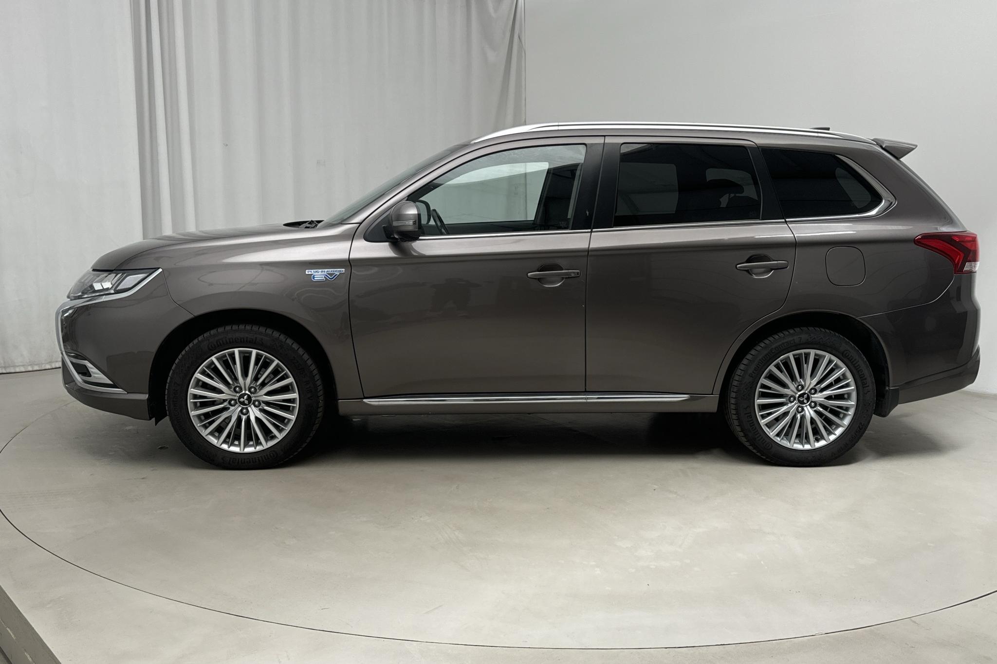 Mitsubishi Outlander 2.4 Plug-in Hybrid 4WD (136hk) - 148 890 km - Automatyczna - brązowy - 2019