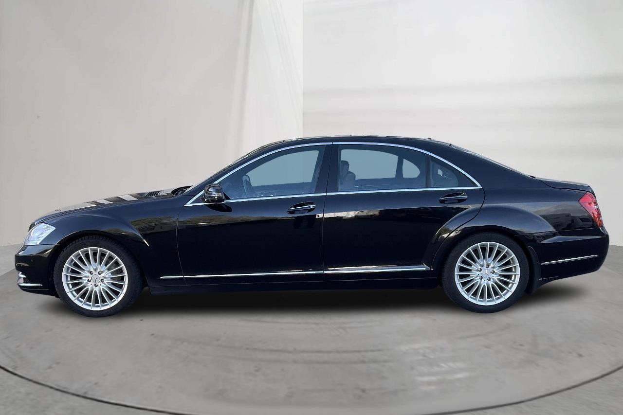 Mercedes S 400 Blue Hybrid W221 (279hk) - 11 576 mil - Automat - svart - 2010