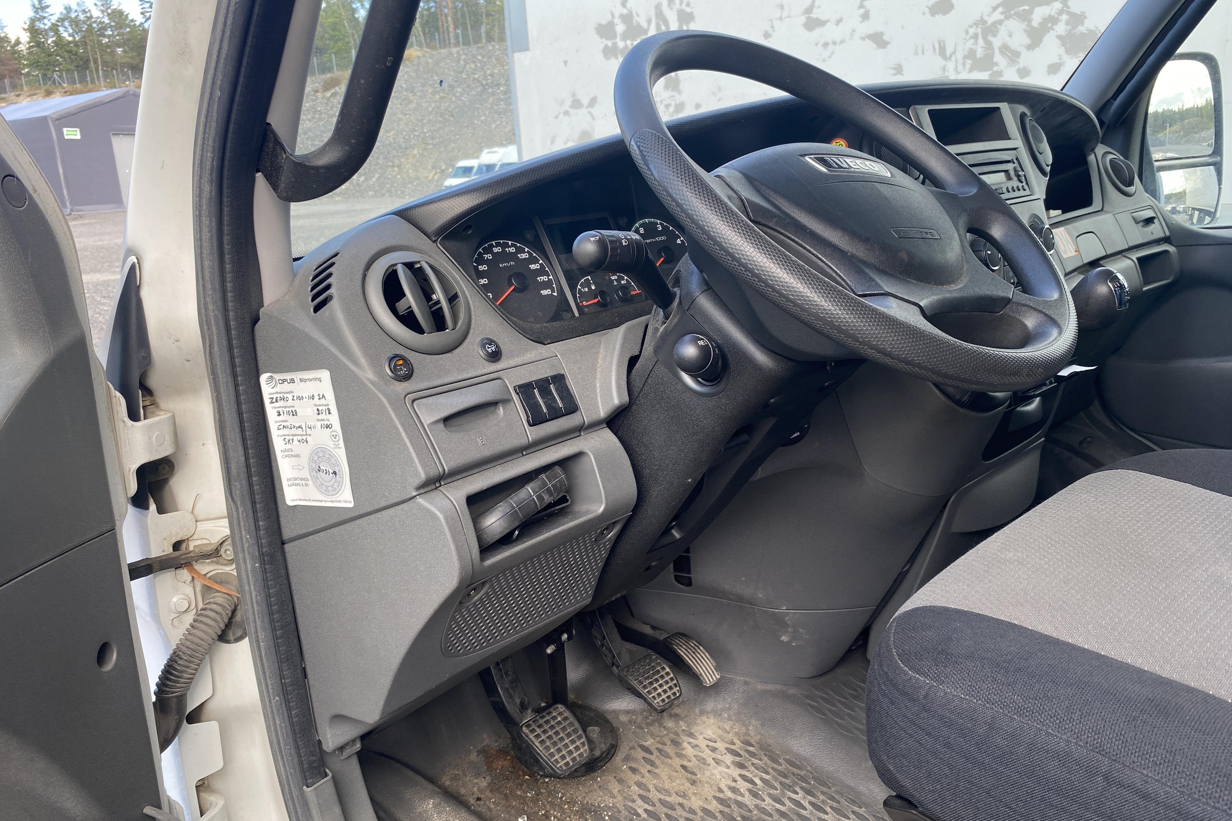 Iveco DAILY 70C17 EEV - 75 743 km - Käsitsi - valge - 2013