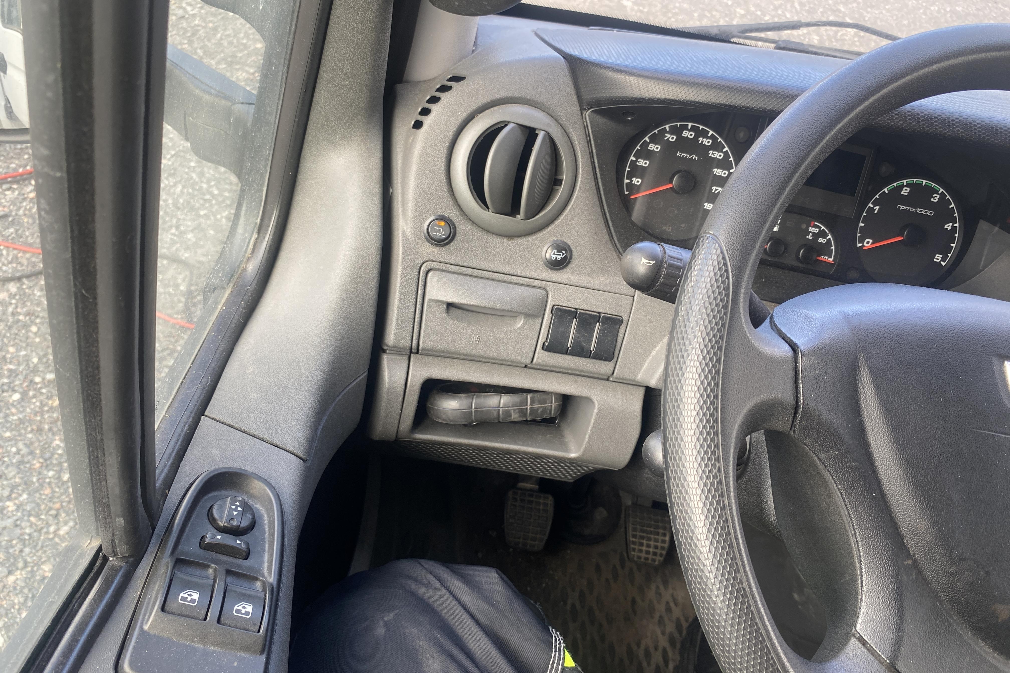 Iveco DAILY 70C17 EEV - 75 743 km - Manuell - vit - 2013