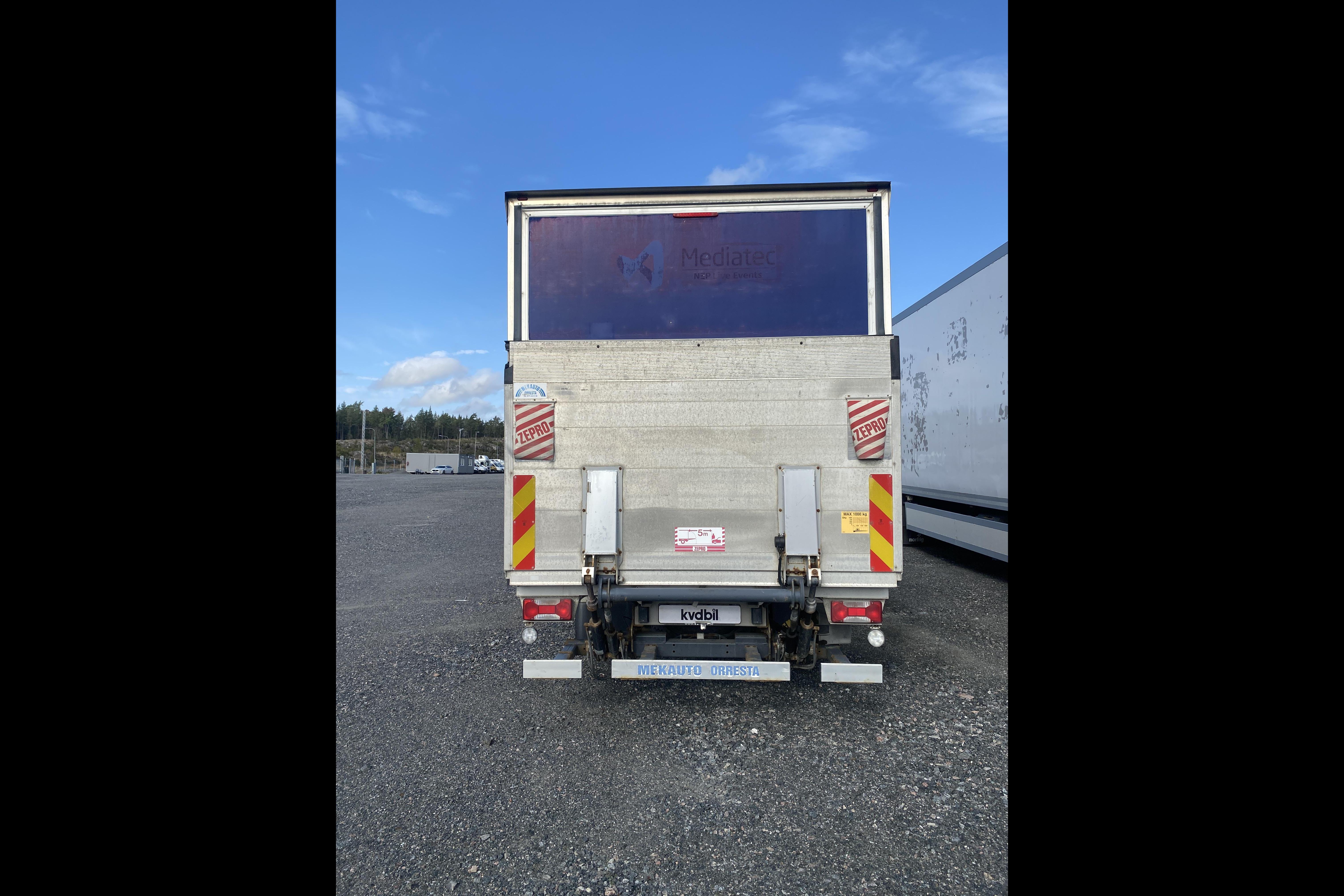 Iveco DAILY 70C17 EEV - 75 743 km - Manuell - vit - 2013