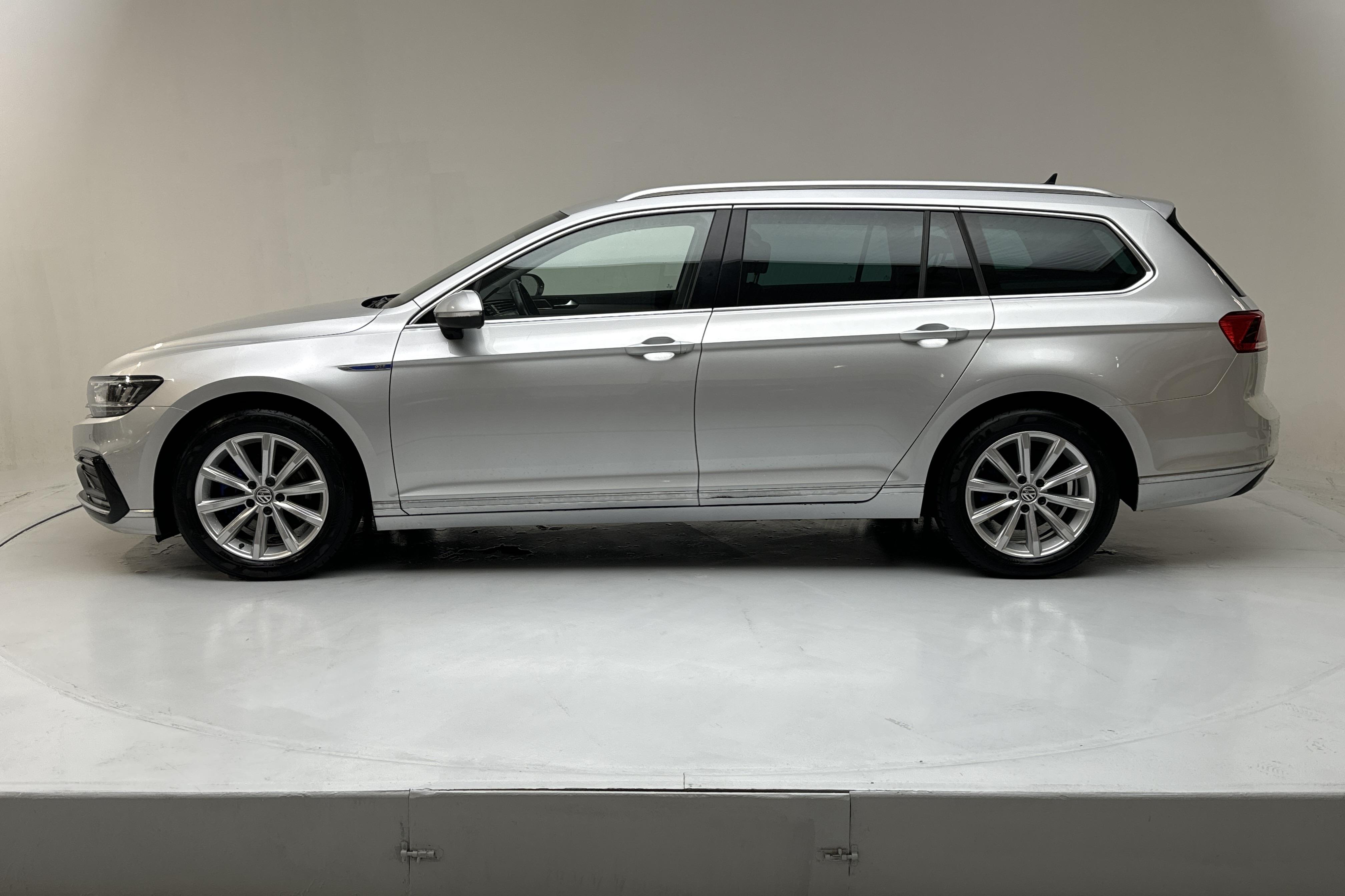 VW Passat 1.4 GTE Sportscombi (218hk) - 137 710 km - Automaattinen - hopea - 2020