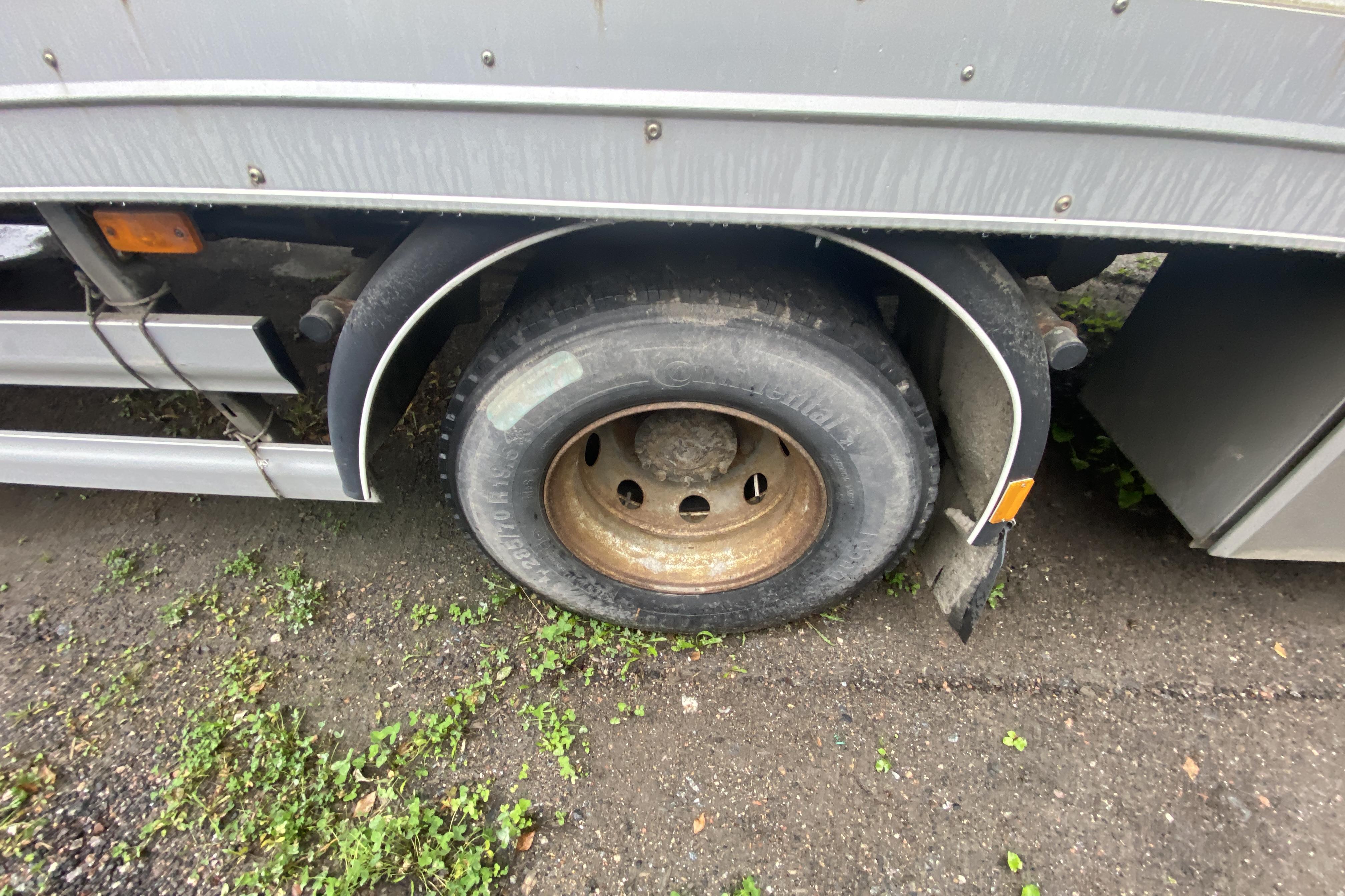 Volvo FL240 - 362 430 km - Manual - white - 2007