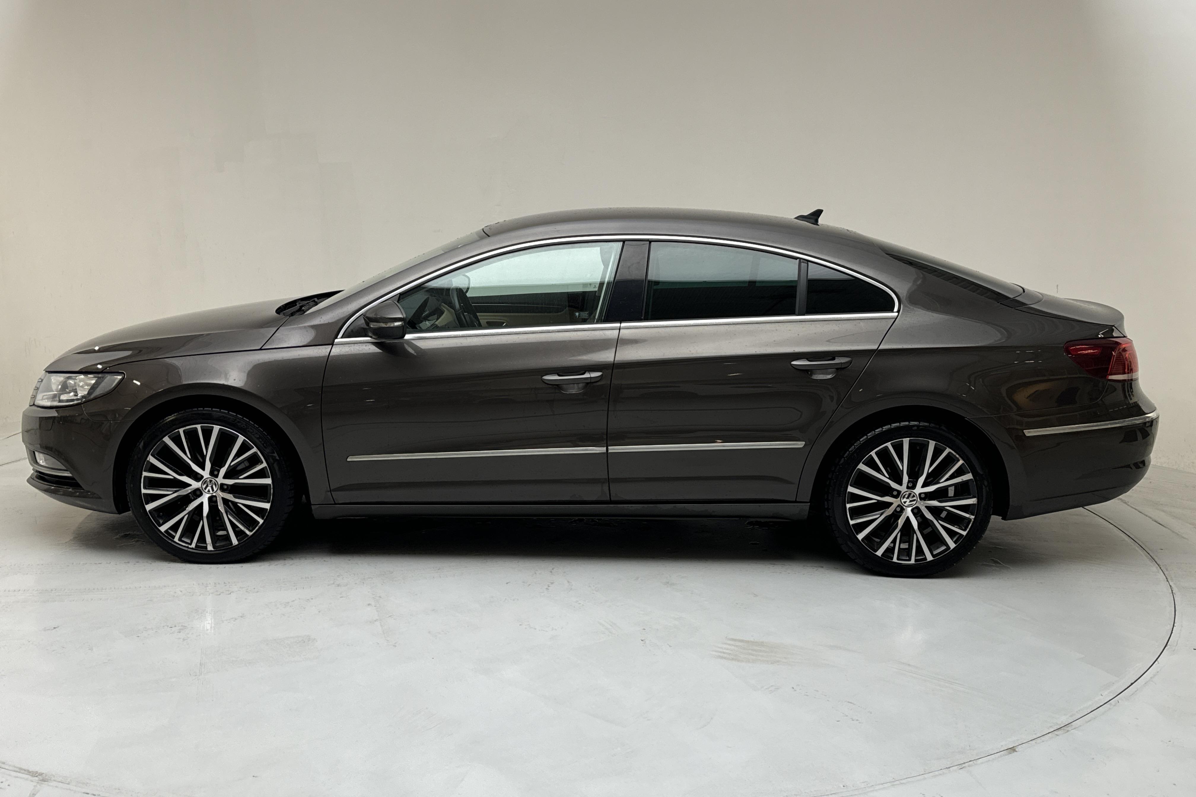 VW CC 2.0 TDI BlueMotion Technology (170hk) - 25 772 mil - Automat - Dark Brown - 2012