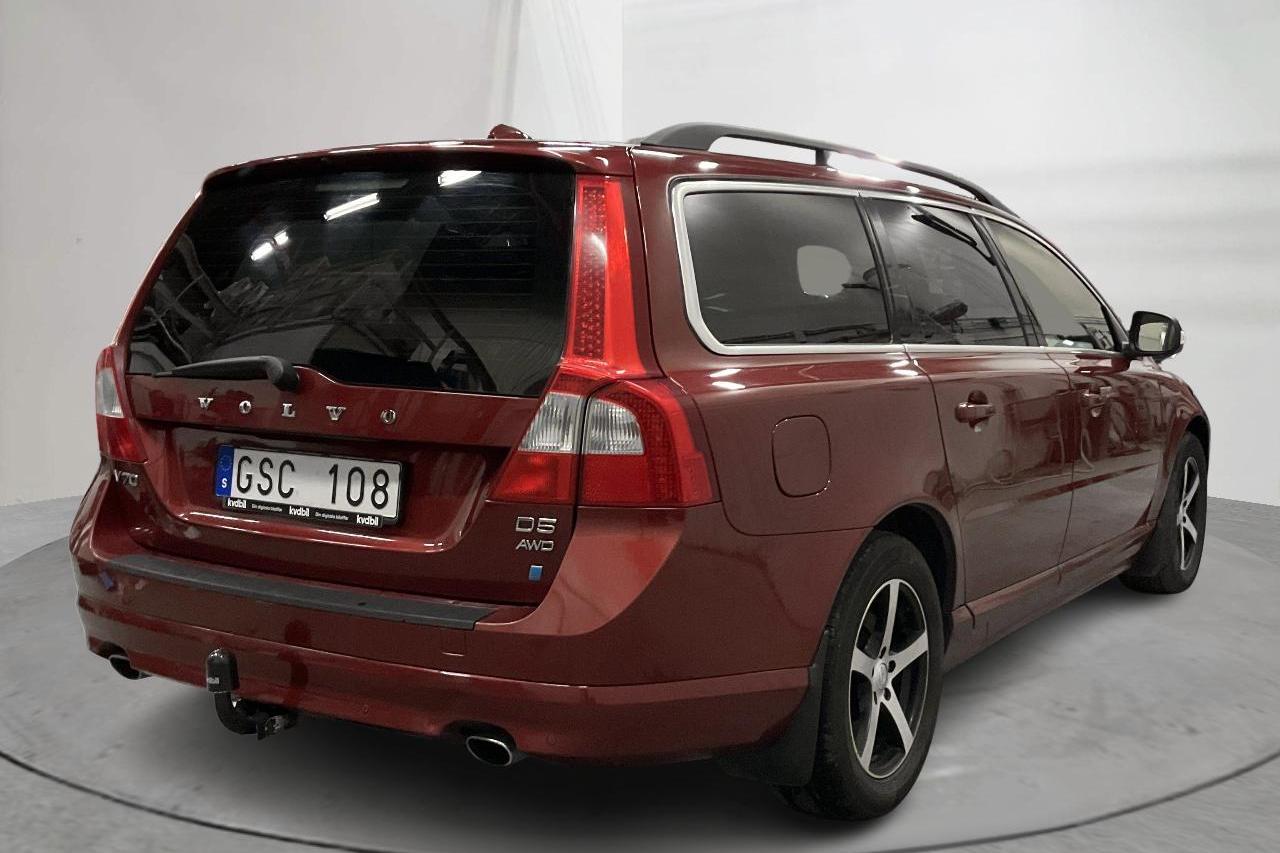 Volvo V70 II D5 AWD (225hk) - 290 790 km - Automatyczna - czerwony - 2011