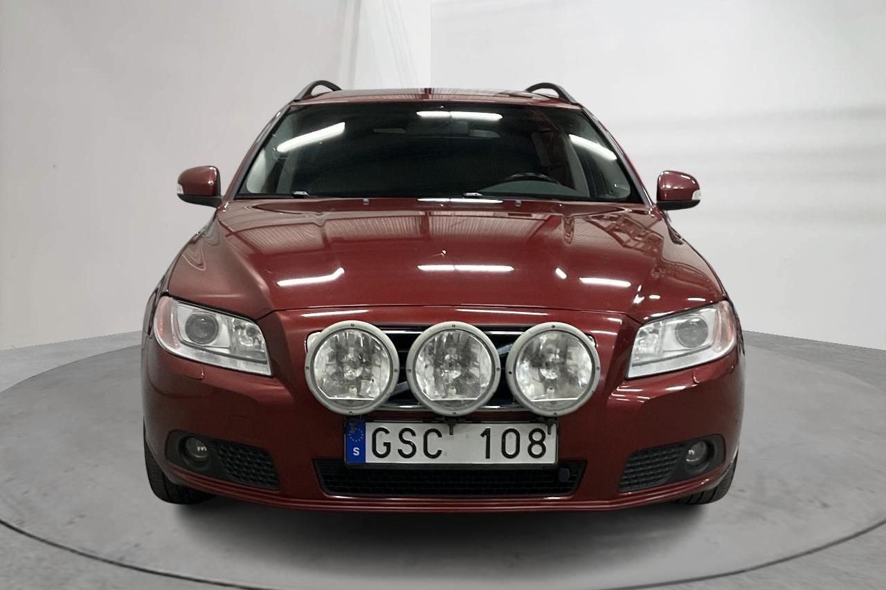 Volvo V70 II D5 AWD (225hk) - 29 079 mil - Automat - röd - 2011