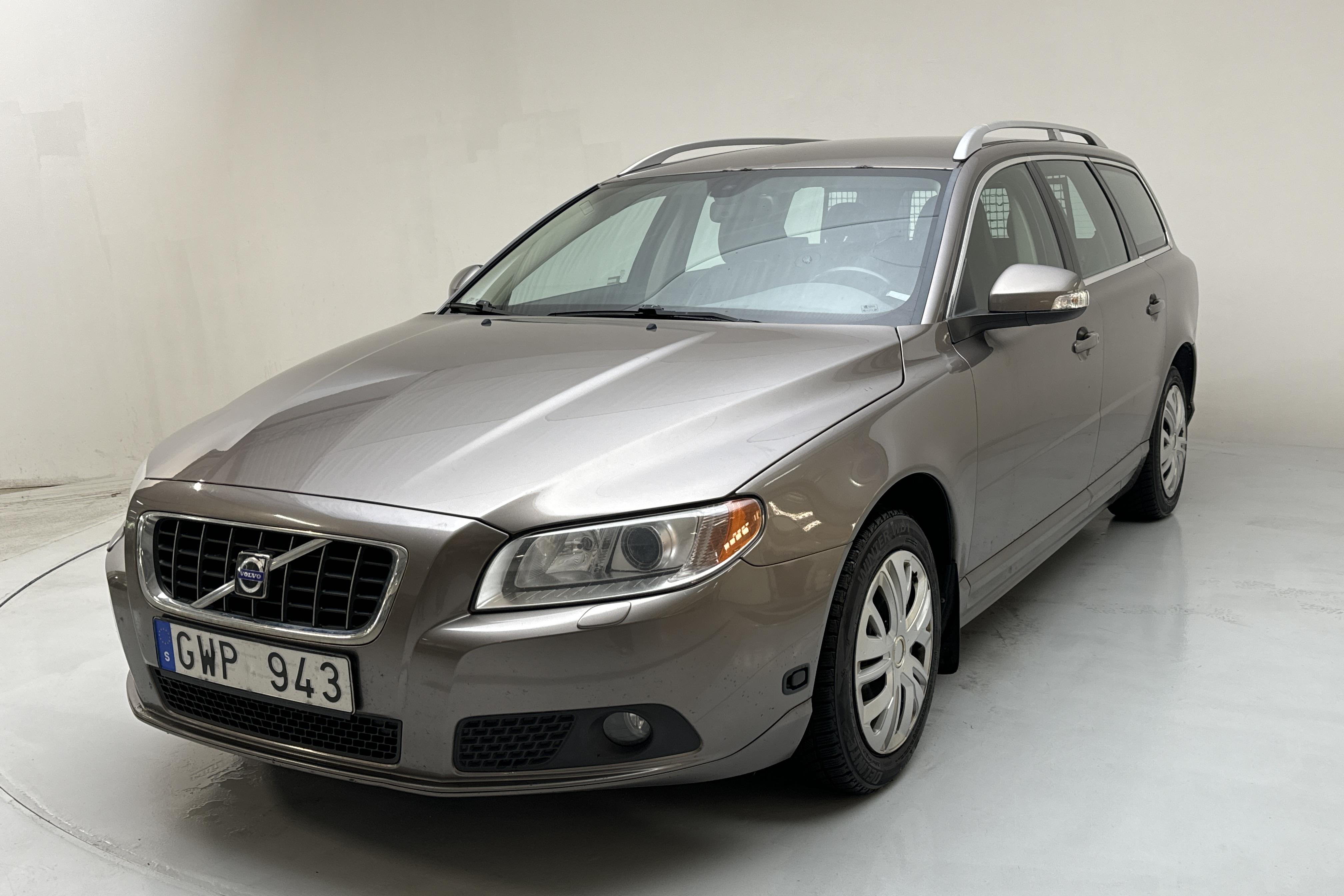 Volvo V70 II 2.0F (145hk) - 273 580 km - Käsitsi - hall - 2008