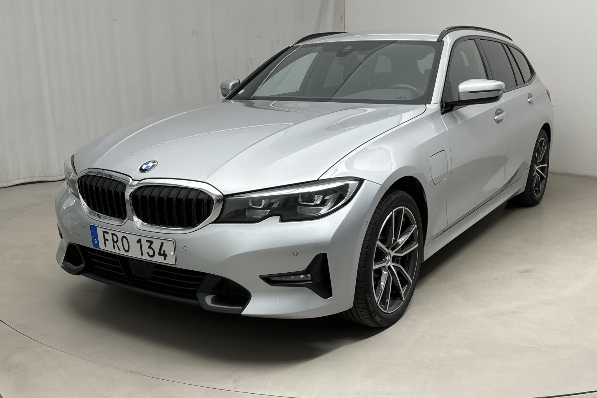 BMW 330e Touring, G21 (292hk) - 54 610 km - Automatyczna - srebro - 2021