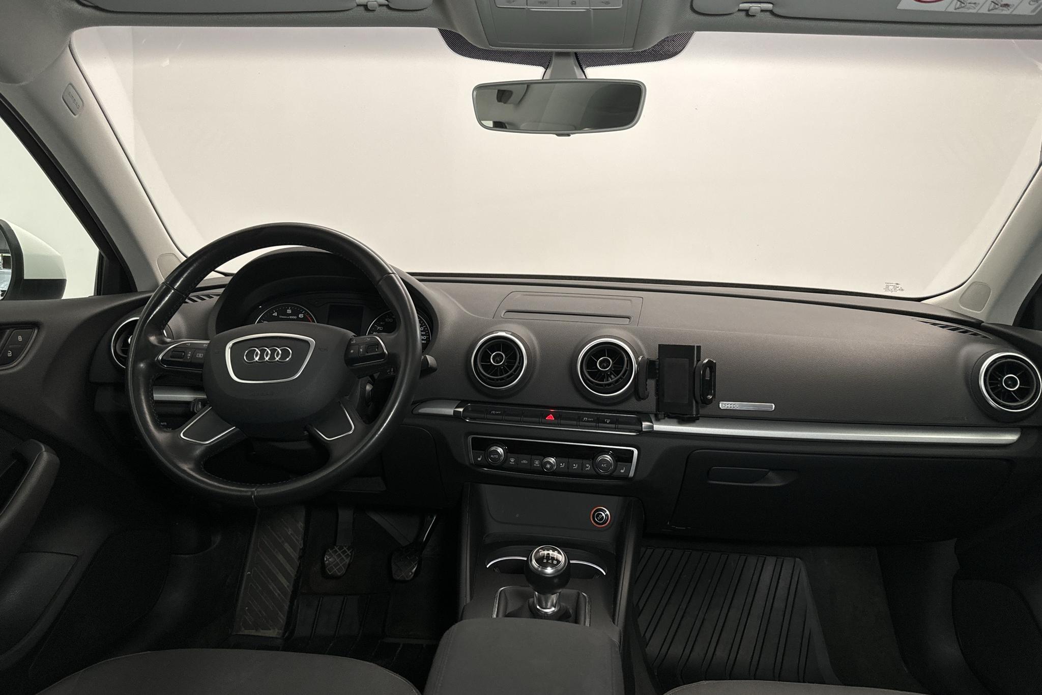 Audi A3 1.2 TFSI Sportback (110hk) - 82 270 km - Manualna - biały - 2016