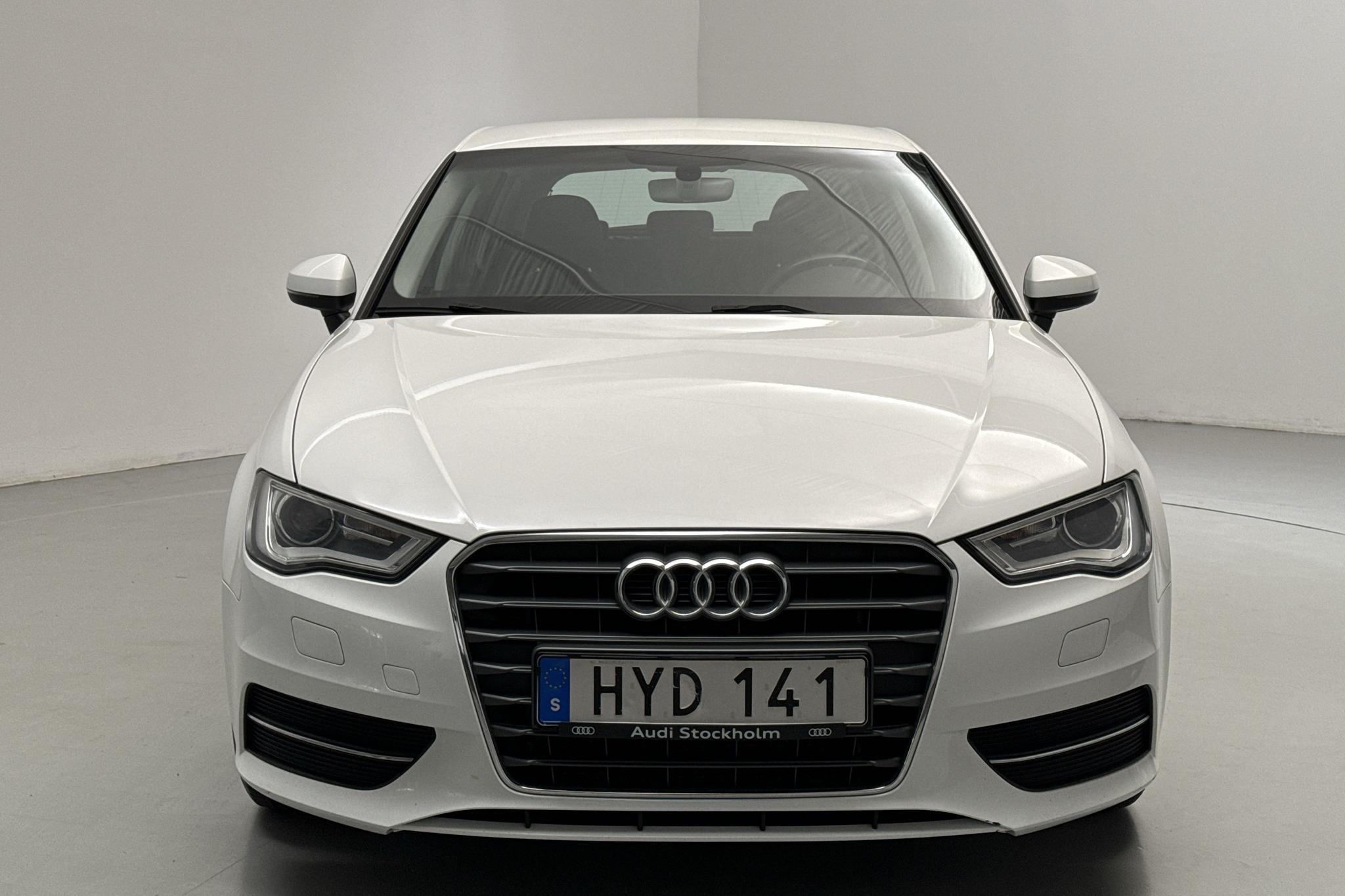 Audi A3 1.2 TFSI Sportback (110hk) - 82 270 km - Käsitsi - valge - 2016