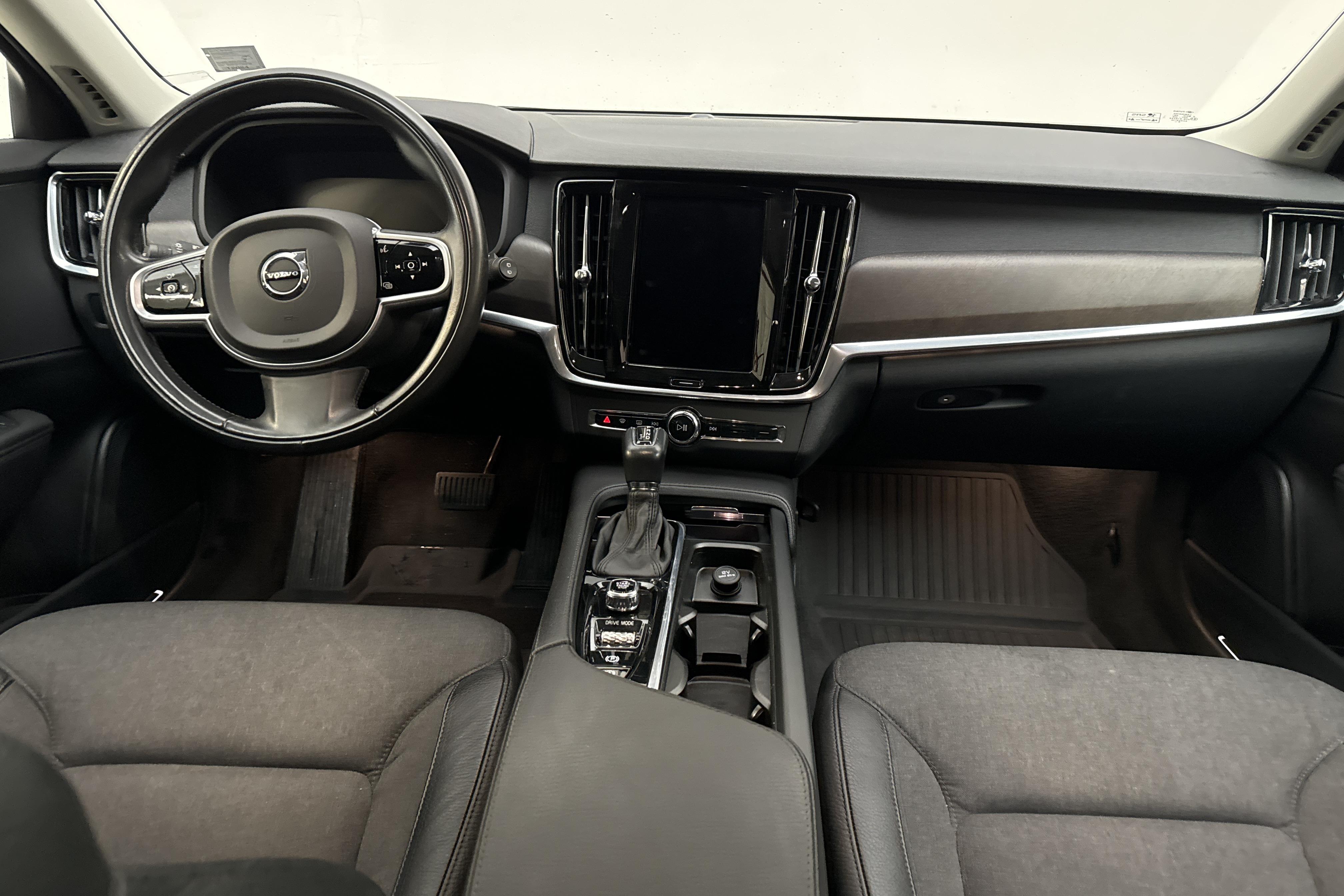 Volvo V90 D4 Cross Country AWD (190hk) - 146 450 km - Automatyczna - czarny - 2020