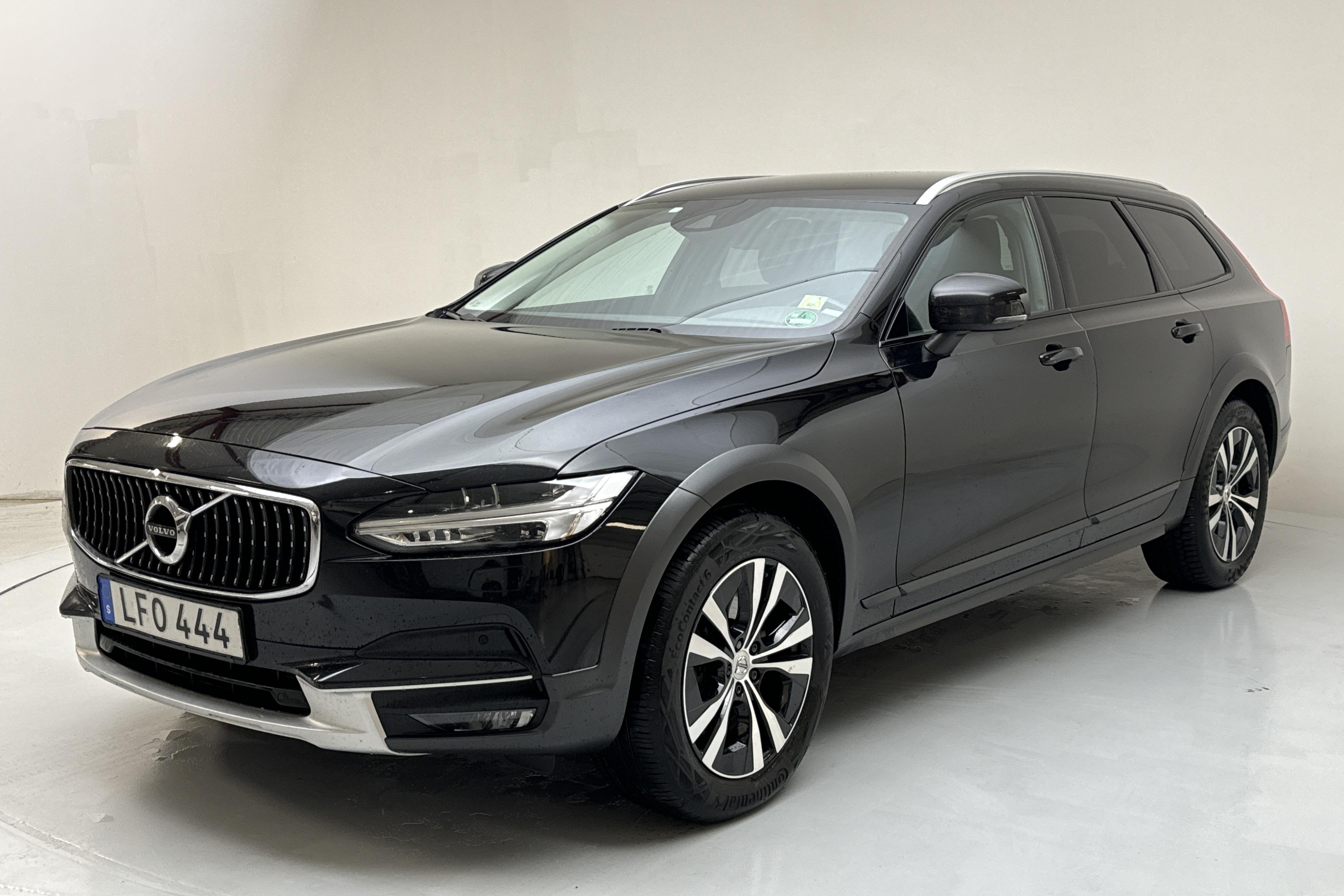 Volvo V90 D4 Cross Country AWD (190hk) - 146 450 km - Automatic - black - 2020