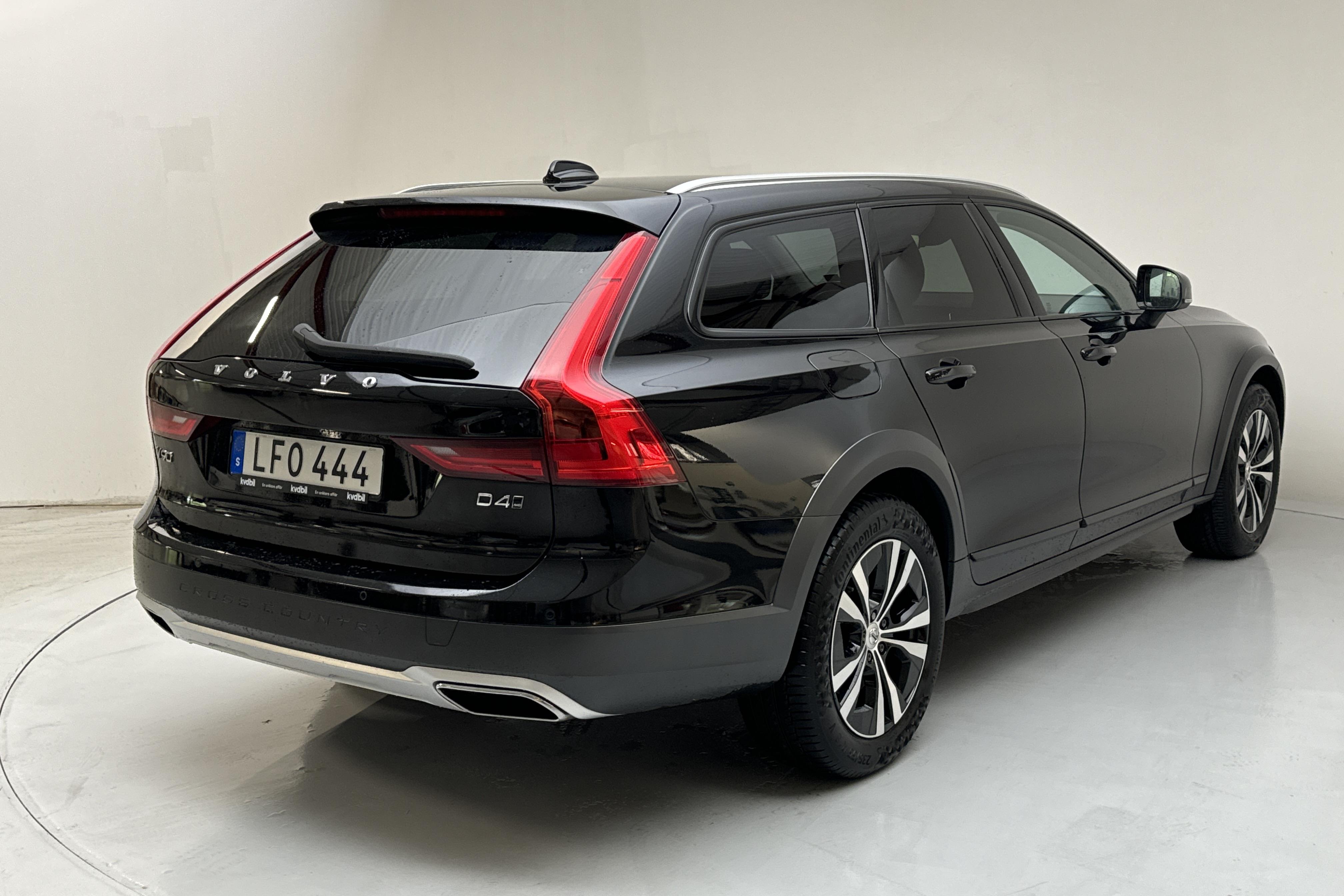 Volvo V90 D4 Cross Country AWD (190hk) - 146 450 km - Automaatne - must - 2020