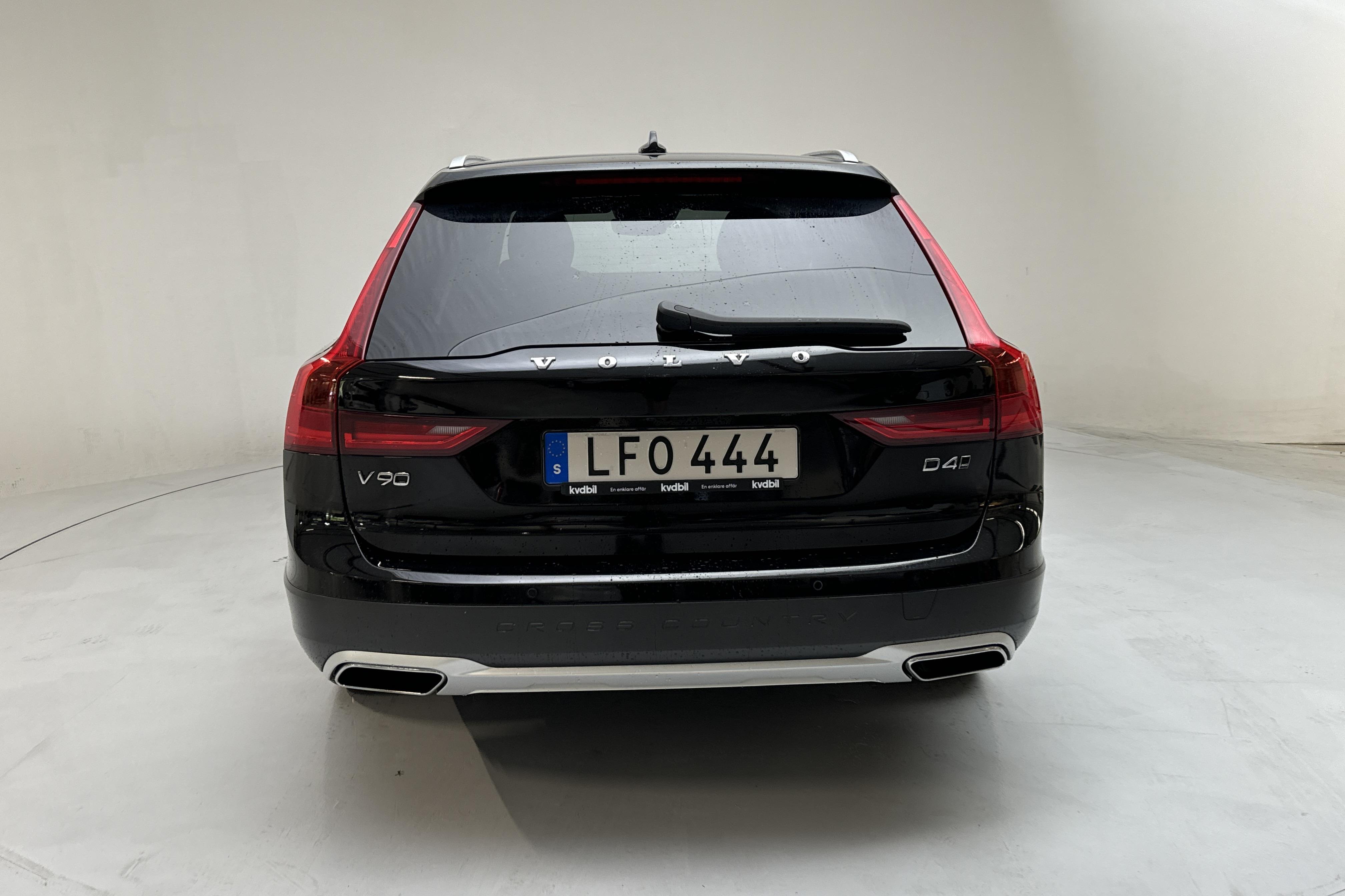 Volvo V90 D4 Cross Country AWD (190hk) - 14 645 mil - Automat - svart - 2020