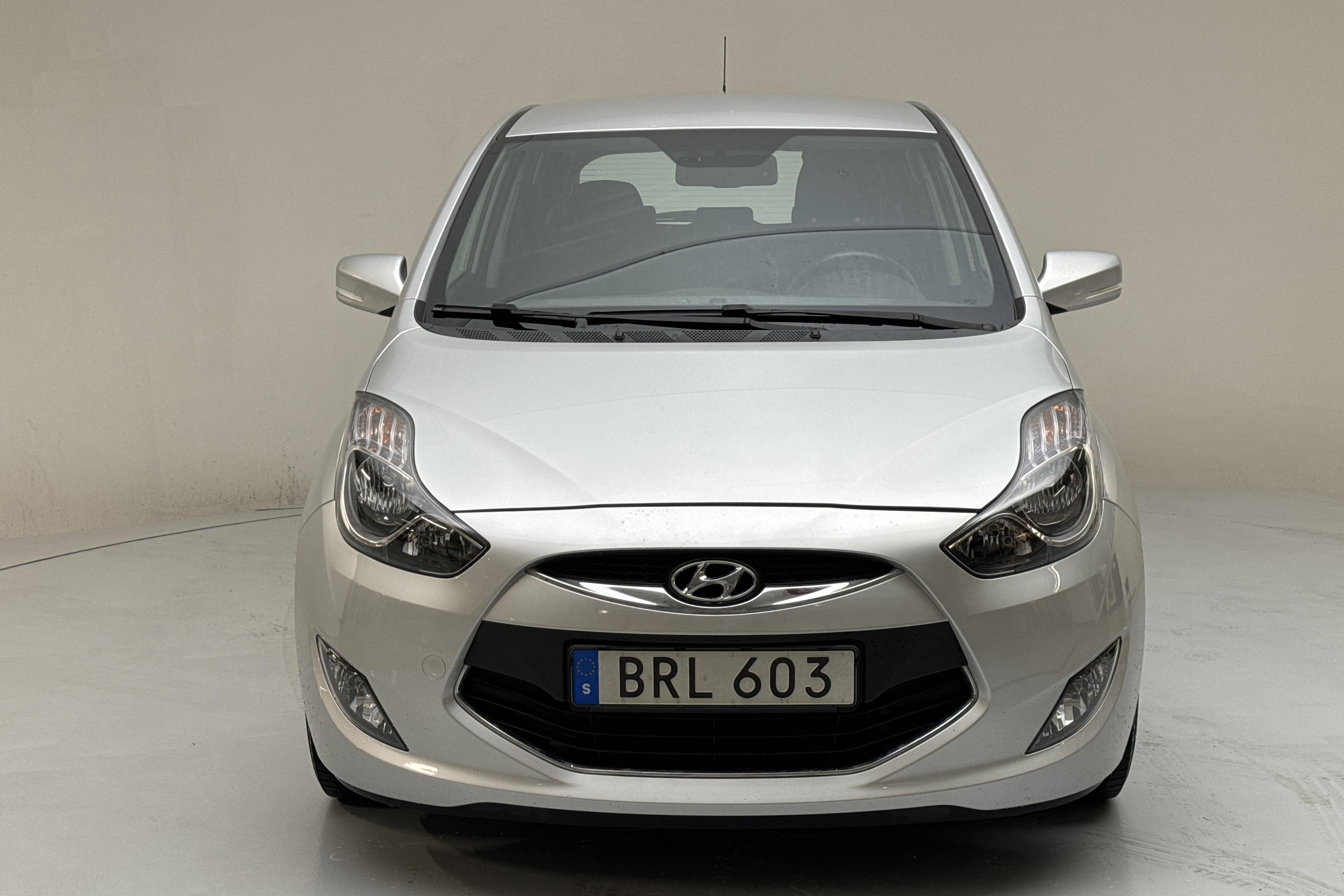 Hyundai ix20 1.6 (125hk) - 4 121 mil - Automat - silver - 2014