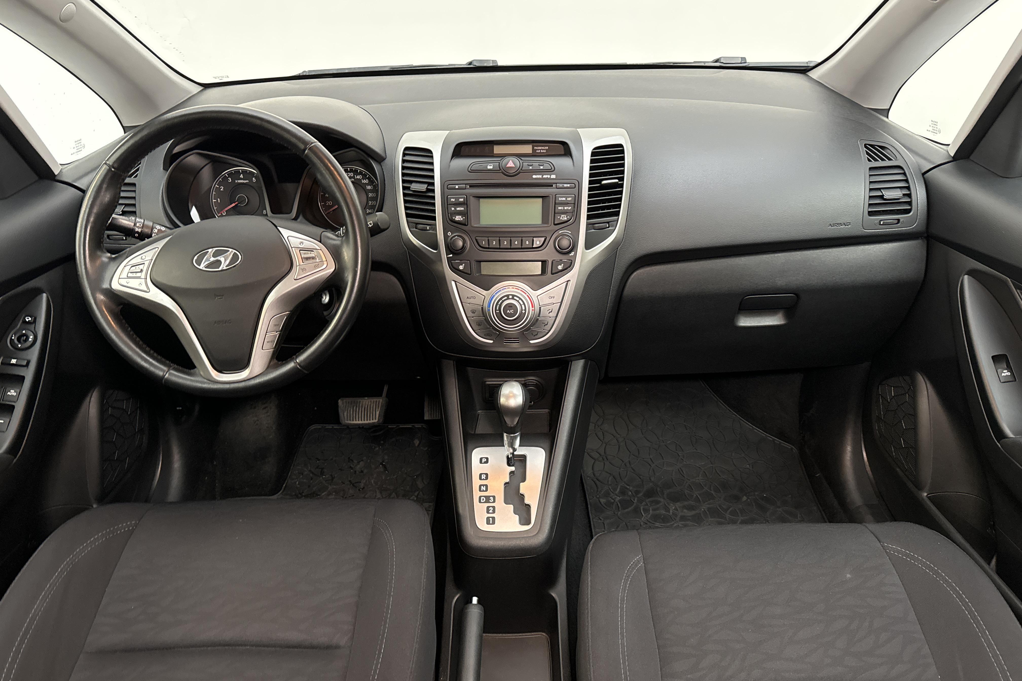 Hyundai ix20 1.6 (125hk) - 4 121 mil - Automat - silver - 2014