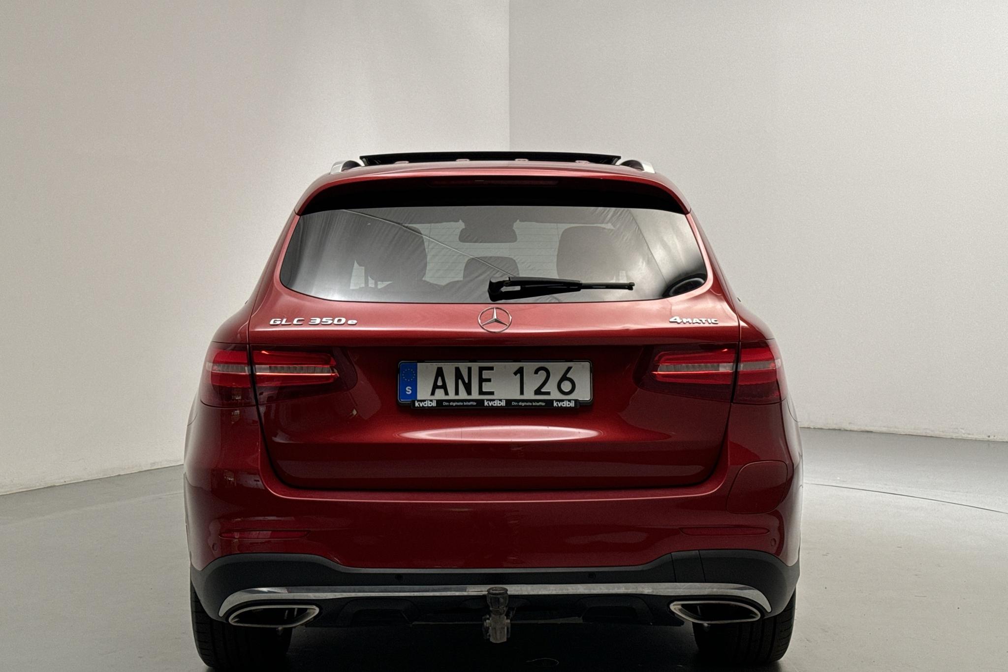 Mercedes GLC 350 e 4MATIC X253 (211hk) - 132 560 km - Automatyczna - czerwony - 2018