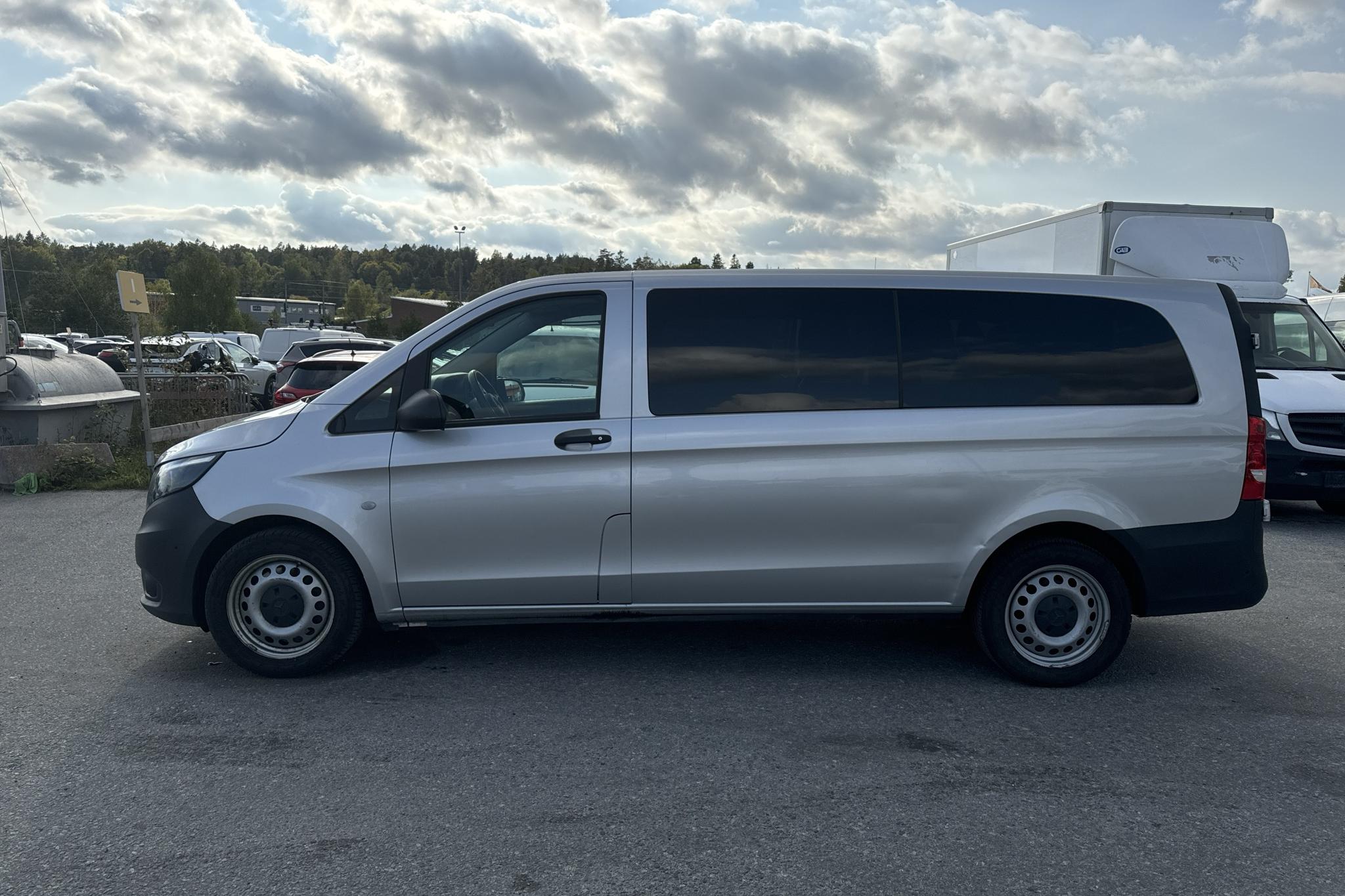 Mercedes Vito Tourer 116 CDI W640 (163hk) - 118 090 km - Automatyczna - srebro - 2020