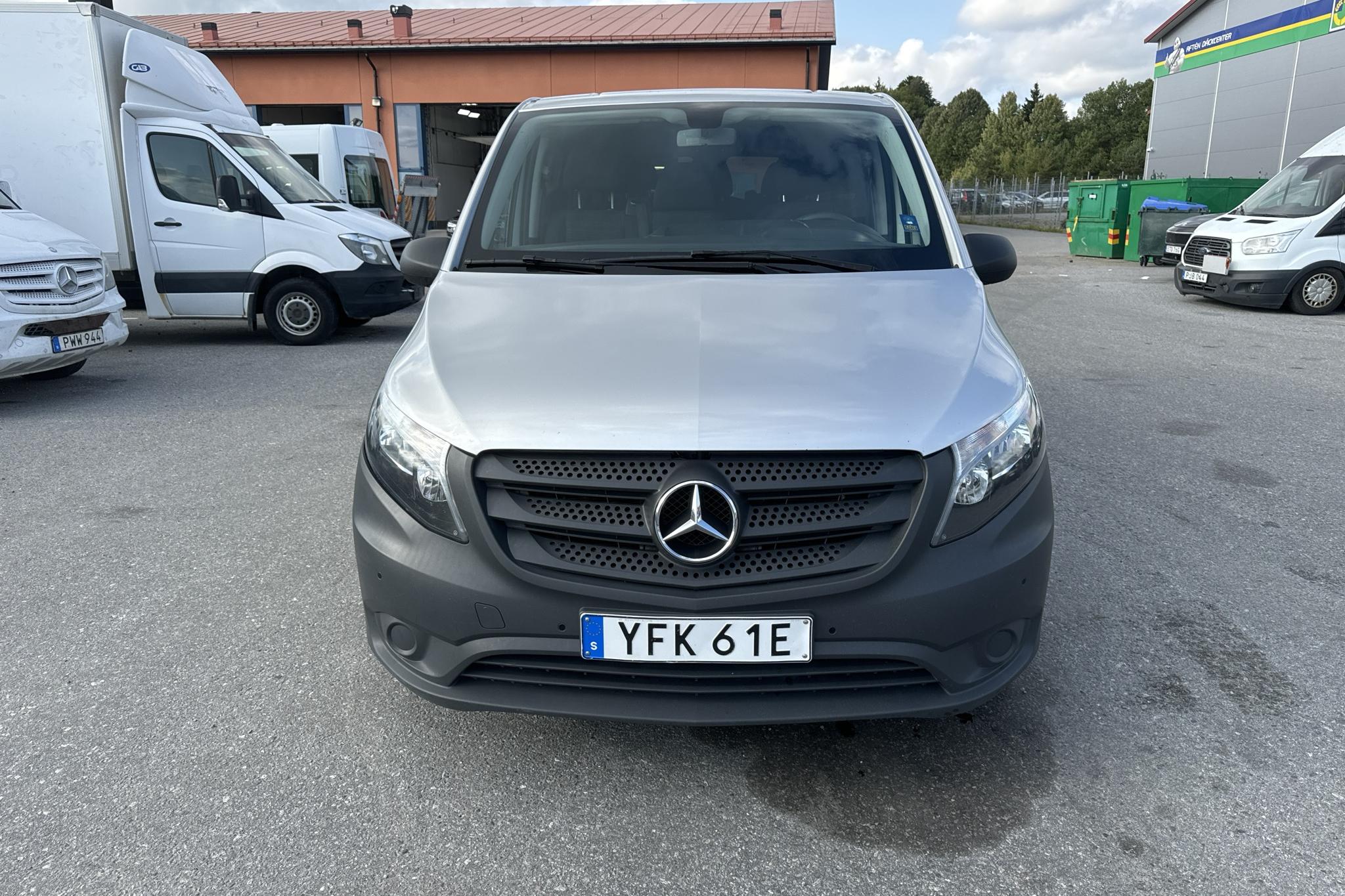 Mercedes Vito Tourer 116 CDI W640 (163hk) - 11 809 mil - Automat - silver - 2020