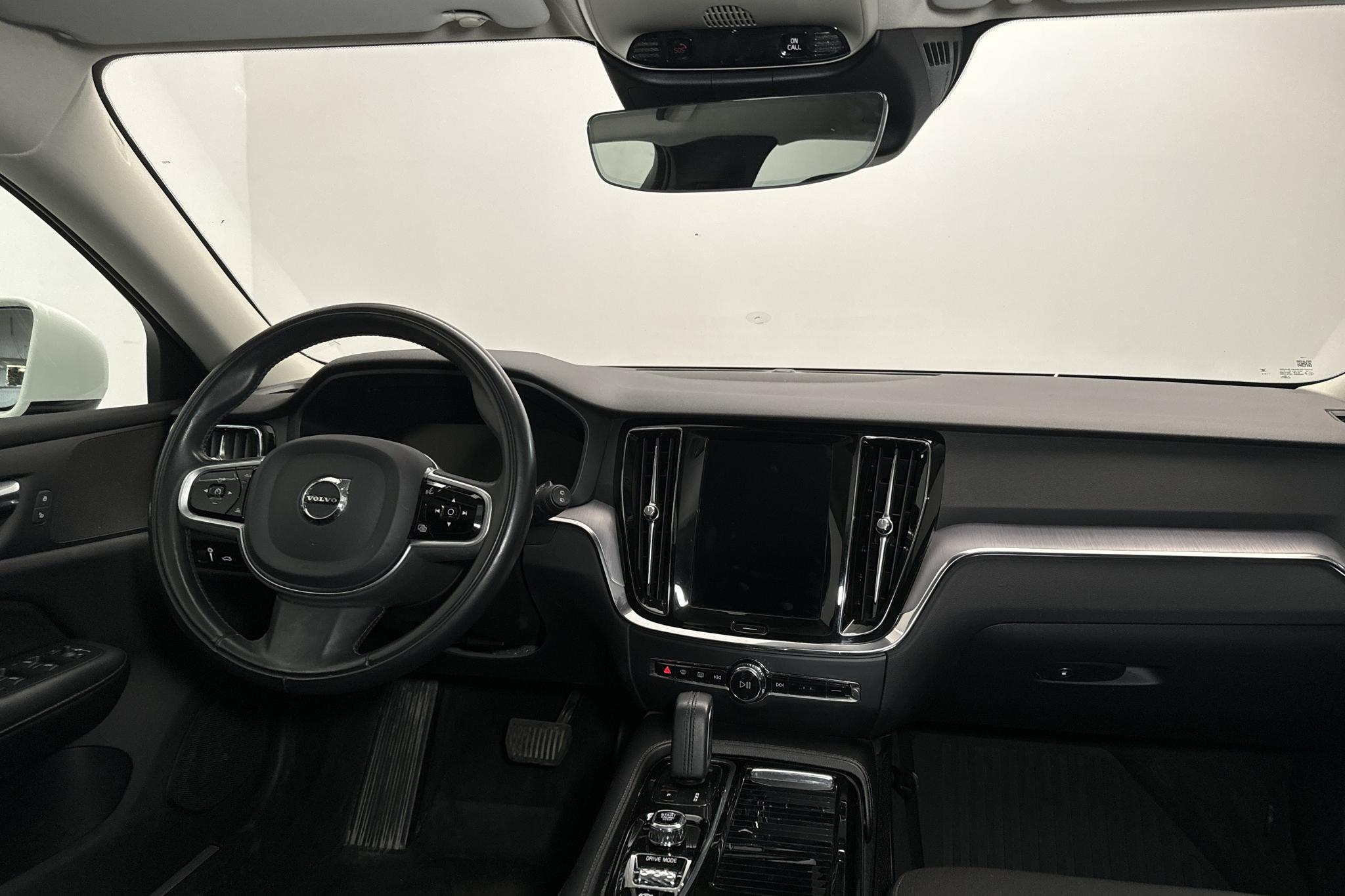 Volvo V60 T6 AWD Twin Engine (340hk) - 115 700 km - Automatyczna - biały - 2020