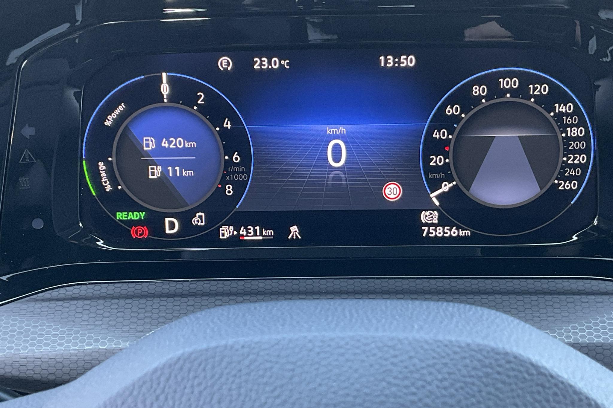 VW Golf VIII 1.4 eHybrid 5dr (204hk) - 75 860 km - Automatyczna - srebro - 2021