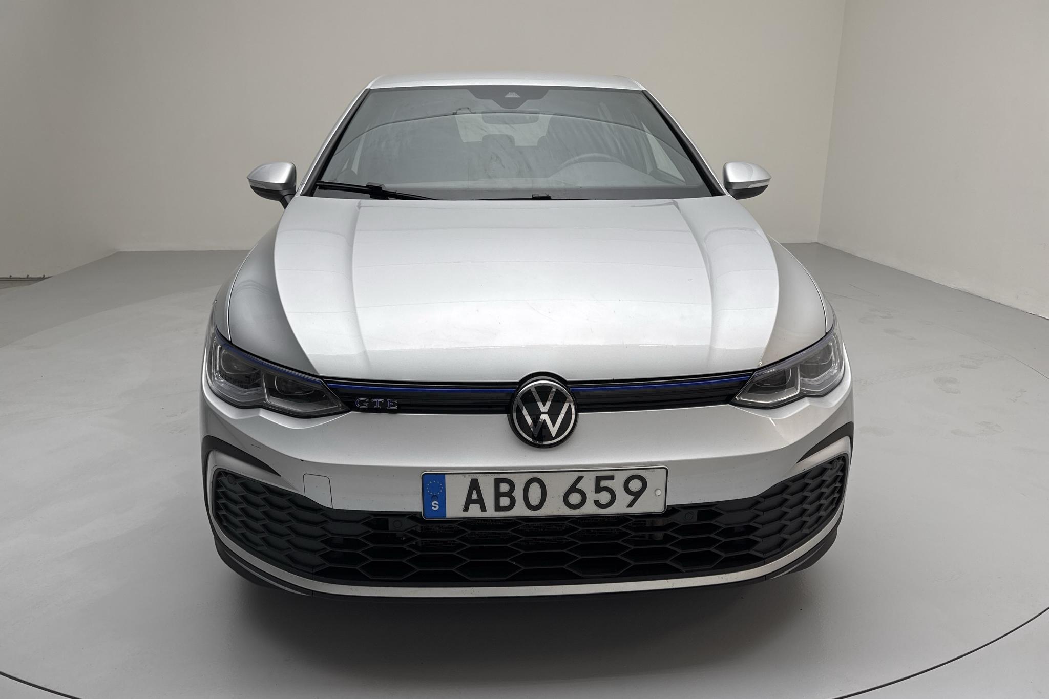 VW Golf VIII 1.4 eHybrid 5dr (204hk) - 75 860 km - Automatyczna - srebro - 2021