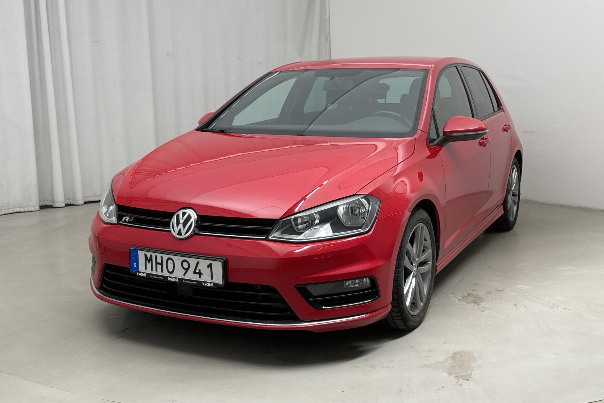 VW Golf VII 1.4 TSI 5dr (150hk) - 121 360 km - Manualna - czerwony - 2017